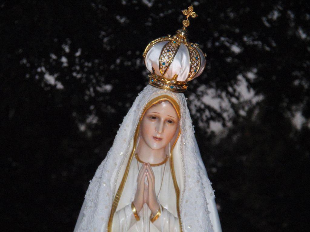 Our Lady of Fatima Int'l Pilgrim Statue. Our Lady of Fatima