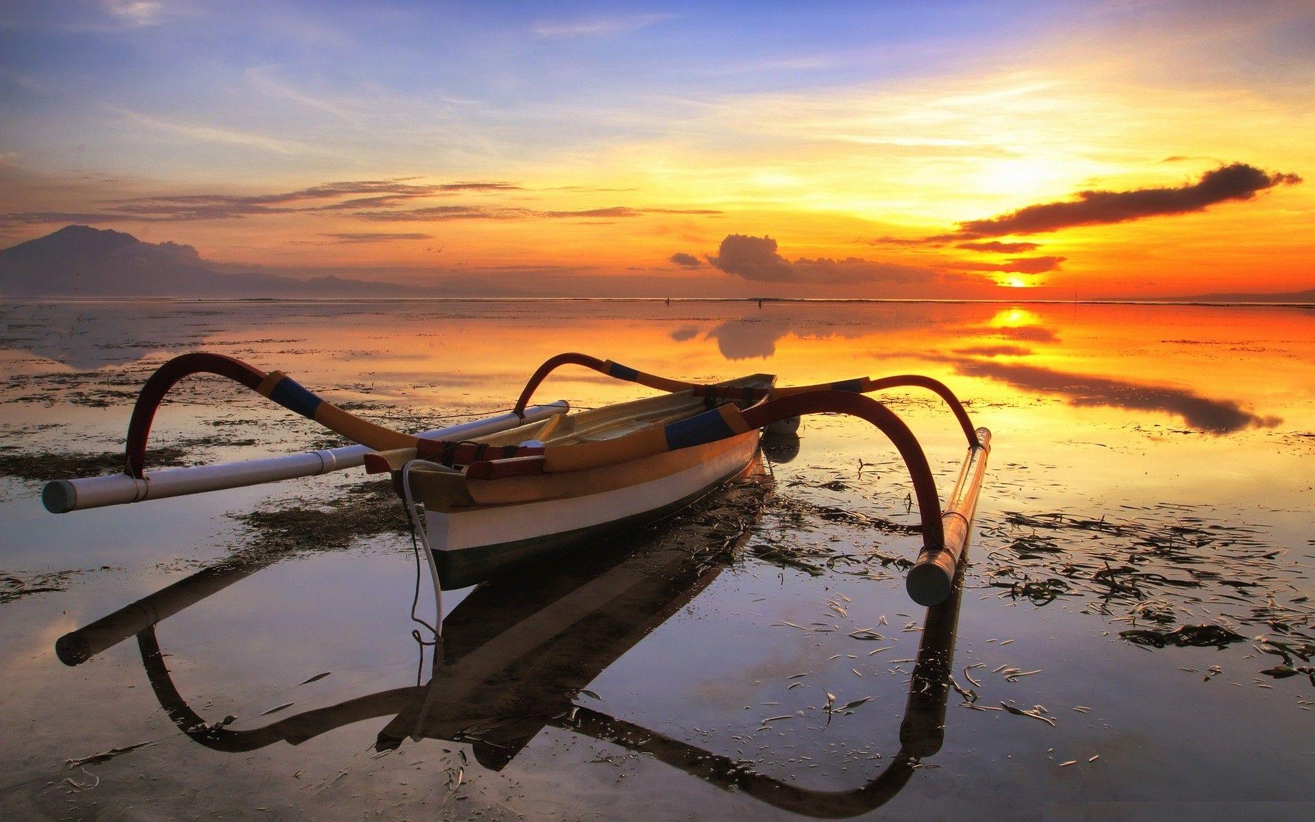 Woman on Boats Wallpaper