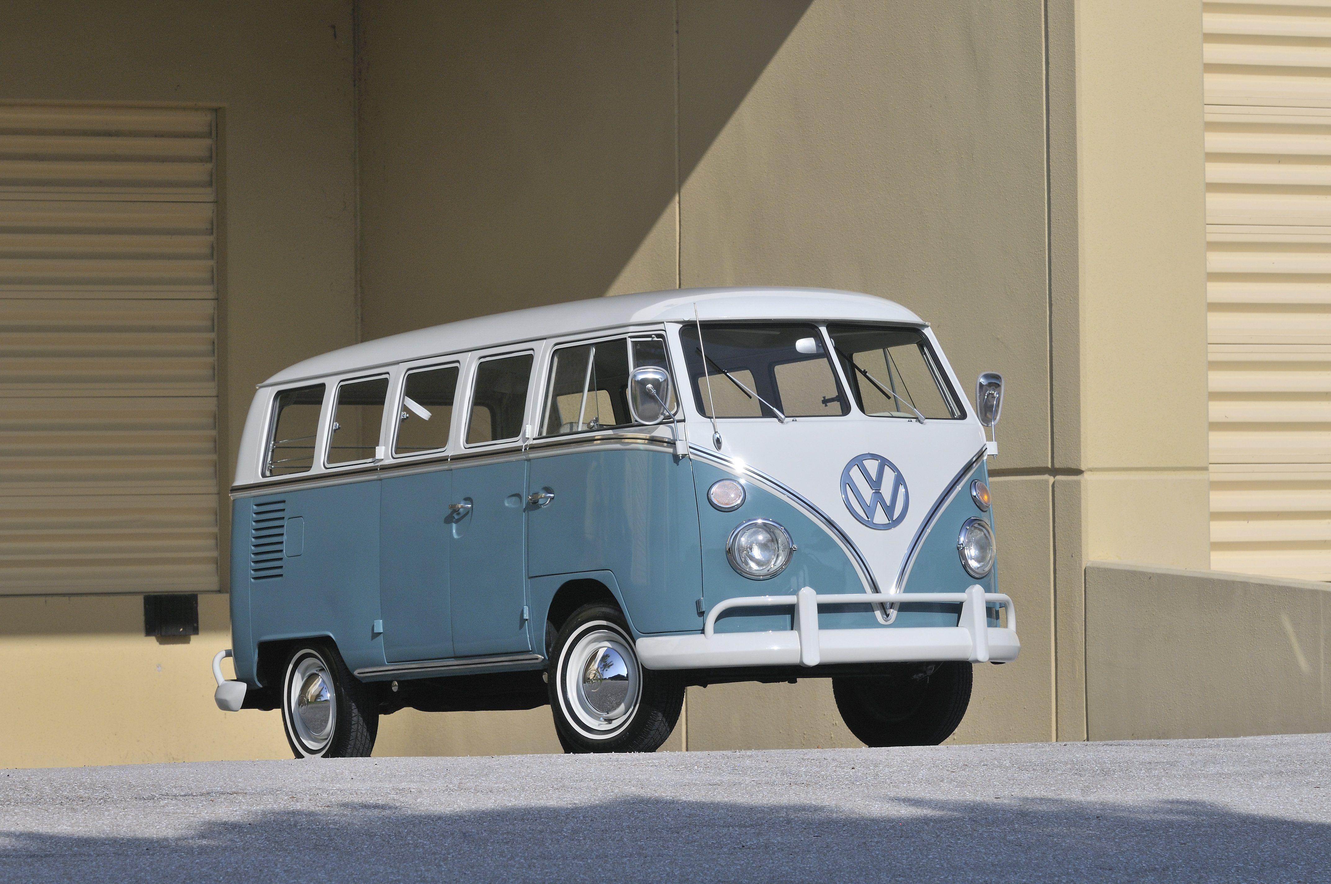 Volkswagen VW 13 Window Bus Kombi Classic Old USA 4288x2848