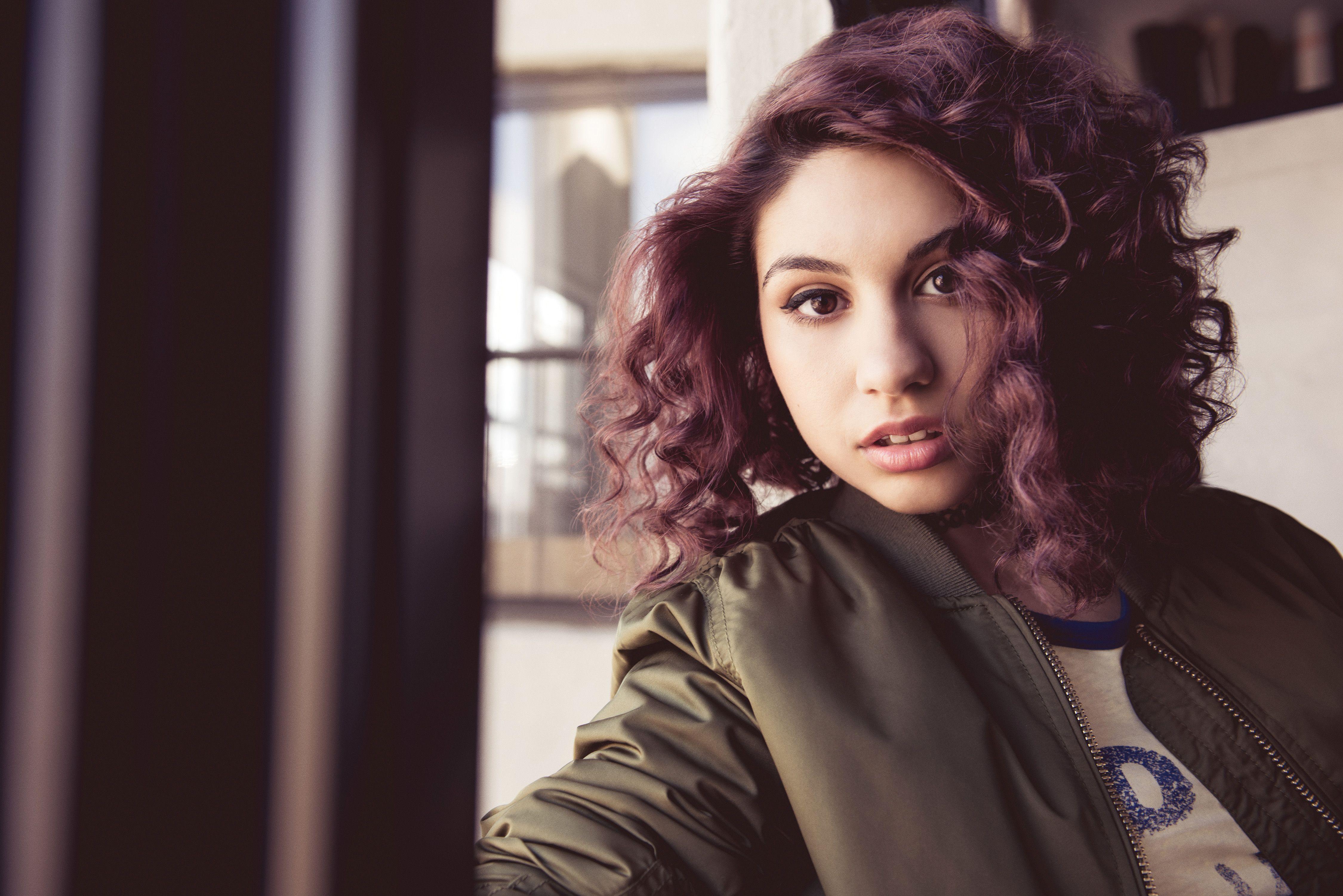 Alessia Cara HD Wallpaper