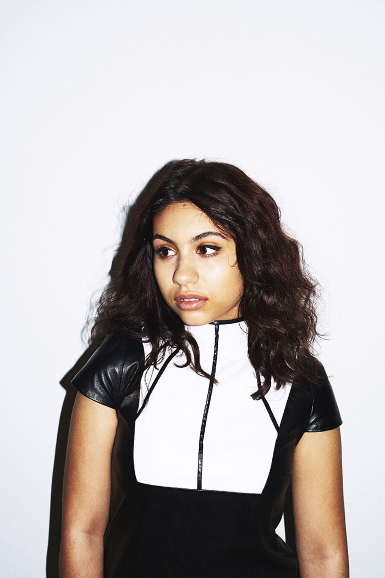 5 Alessia Cara HD Wallpapers | Backgrounds - Wallpaper Abyss