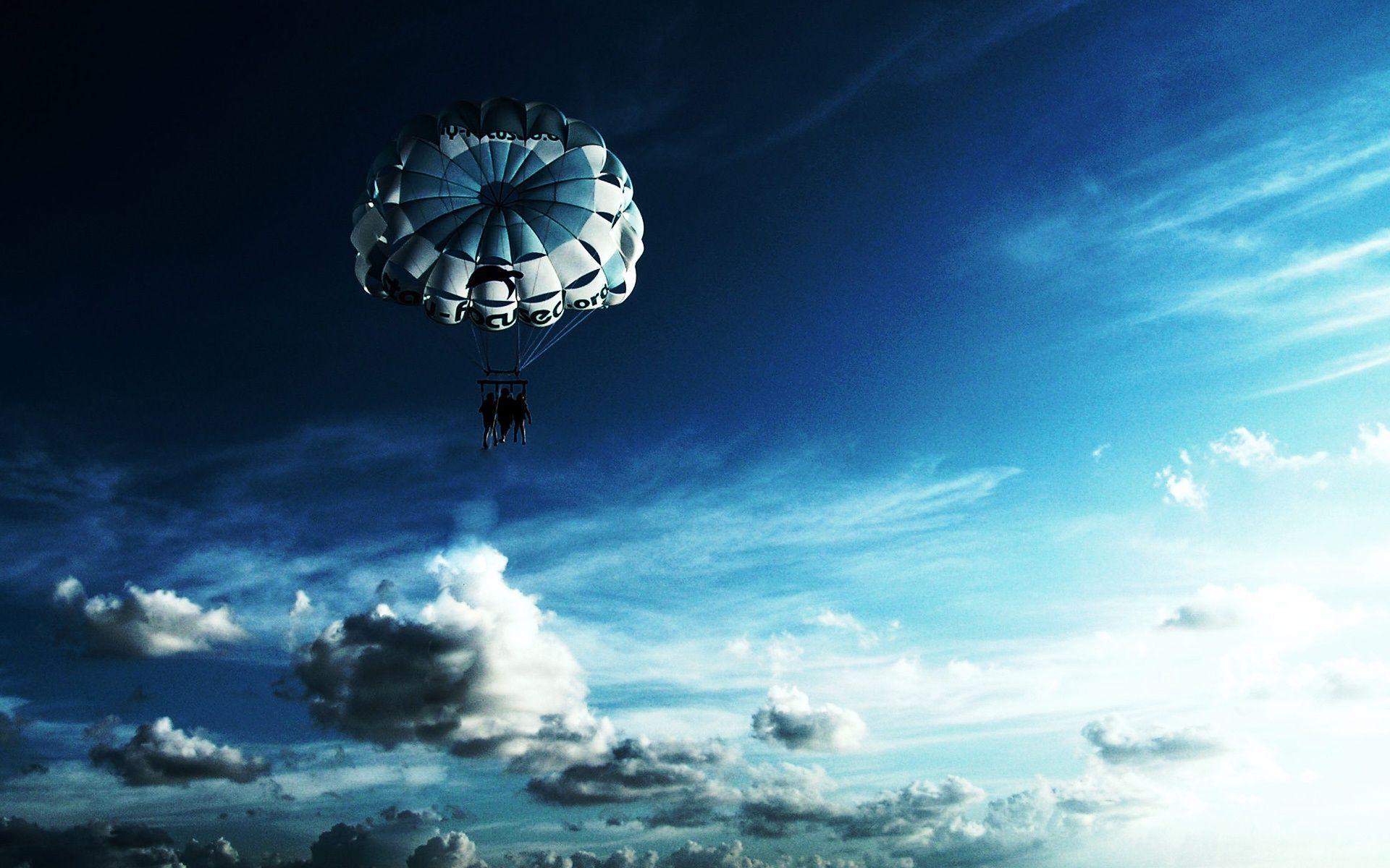 Sky Parachuting Wallpaper