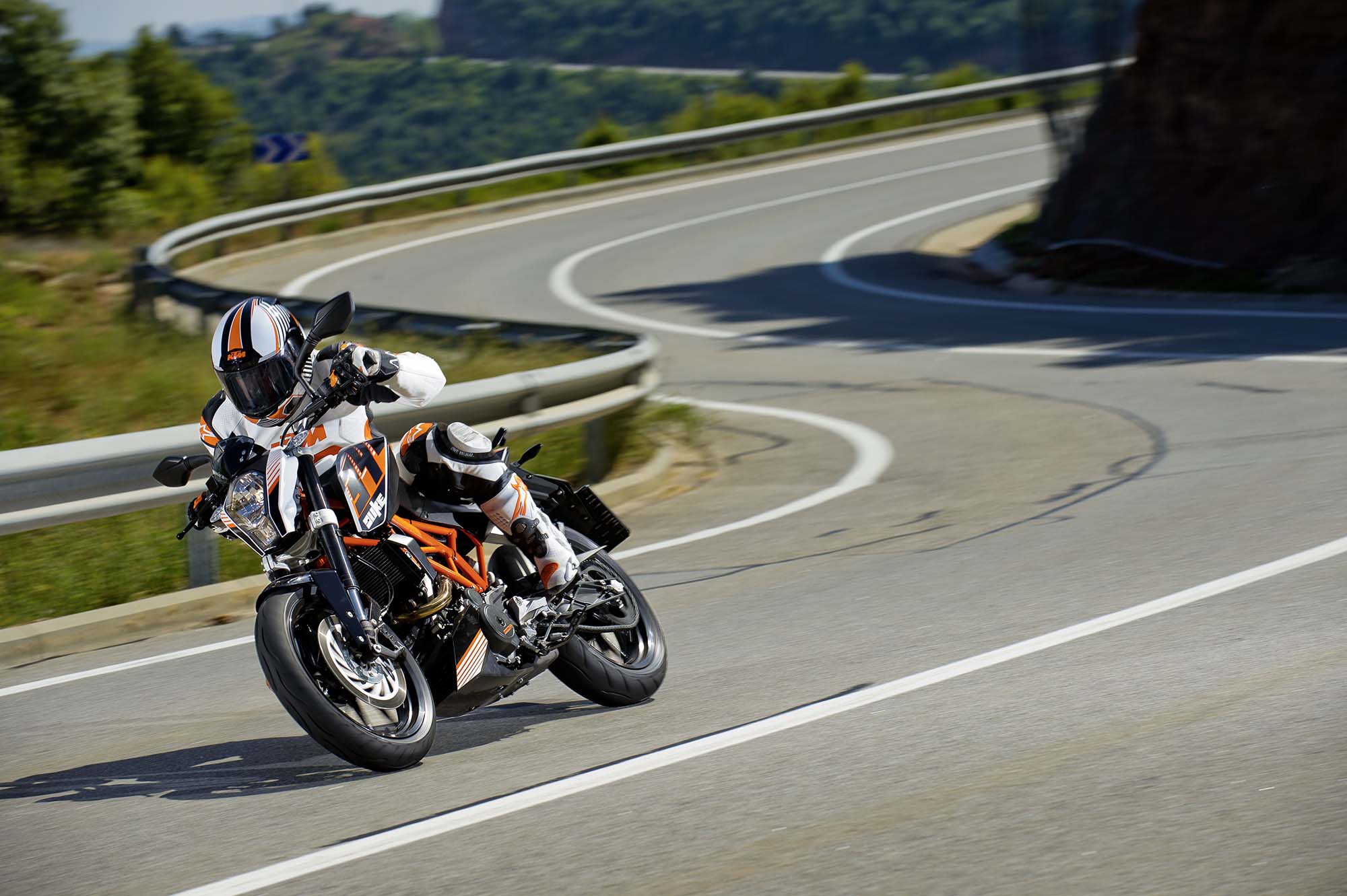 More High Res Photo Of The KTM 390 Duke & Rubber