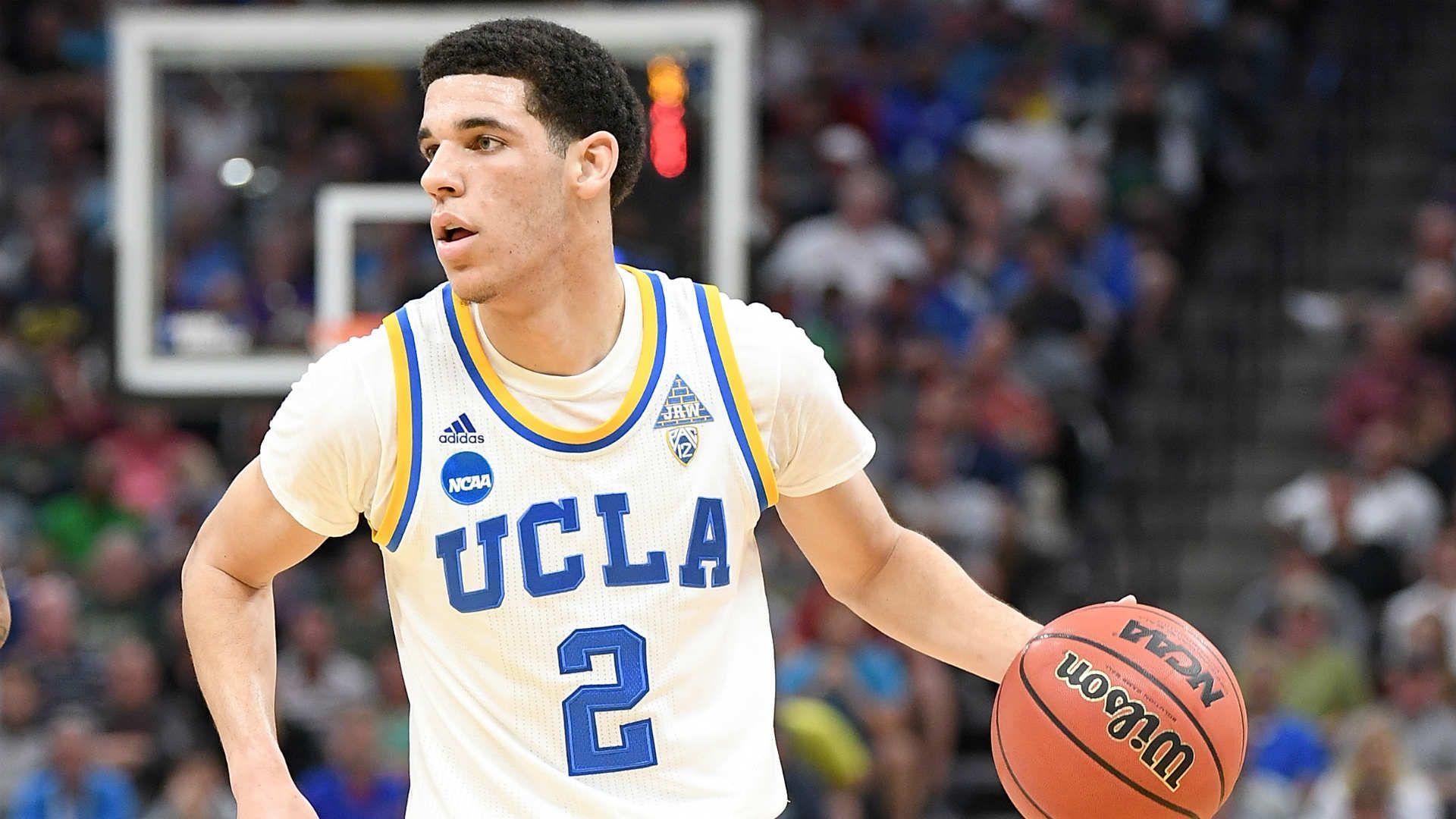 Download Lonzo Ball in Action - Los Angeles Lakers Star Wallpaper