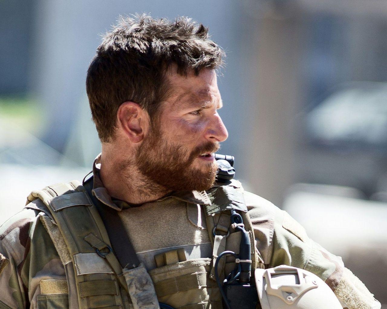 Bradley Cooper in American Sniper desktop PC and Mac