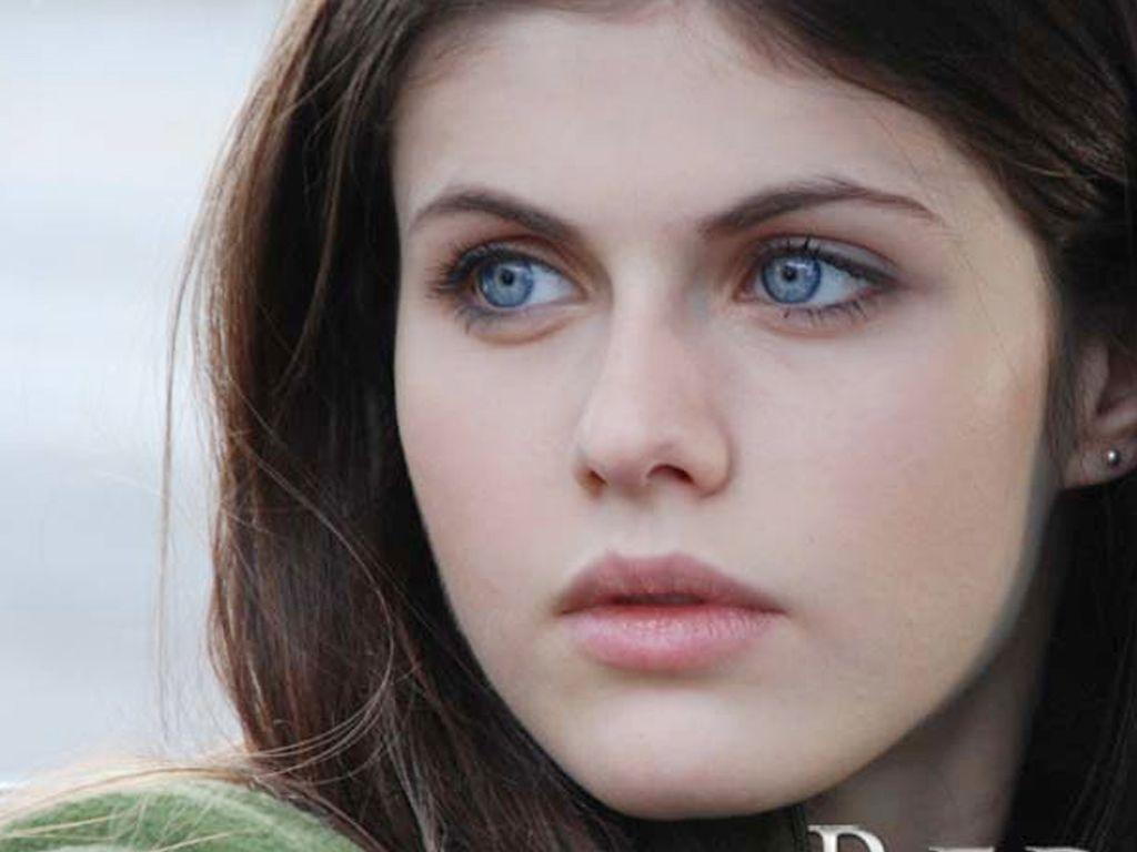 Alexandra Daddario Picture wallpaperx768