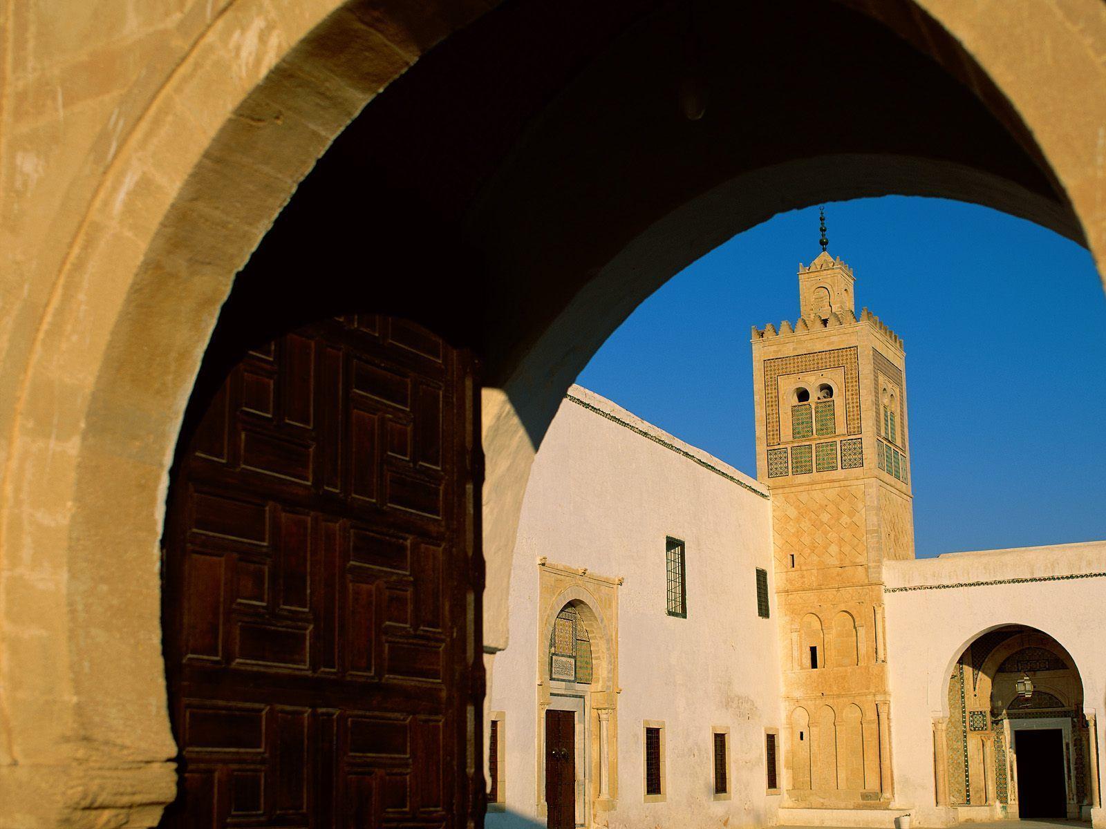 Download Background Sahbi Mosque, Kairouan, Tunisia