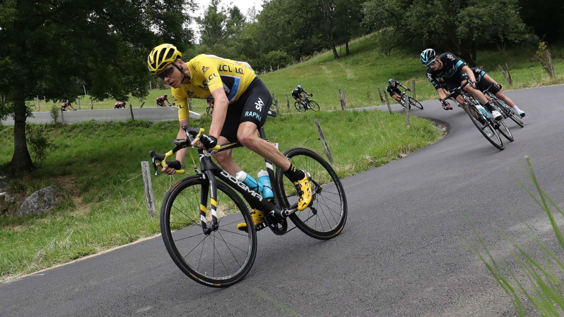 Tour de France 2016: Rain wreaks havoc as Froome retains lead