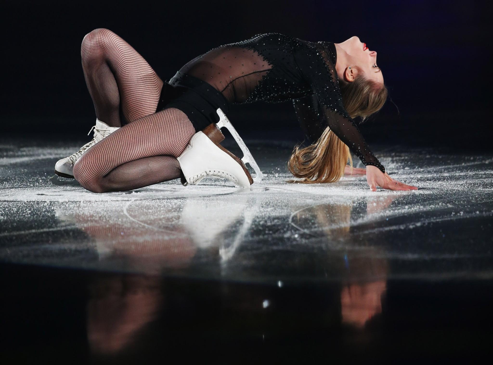 Ashley Wagner. Ice, Nice and Ice skaters