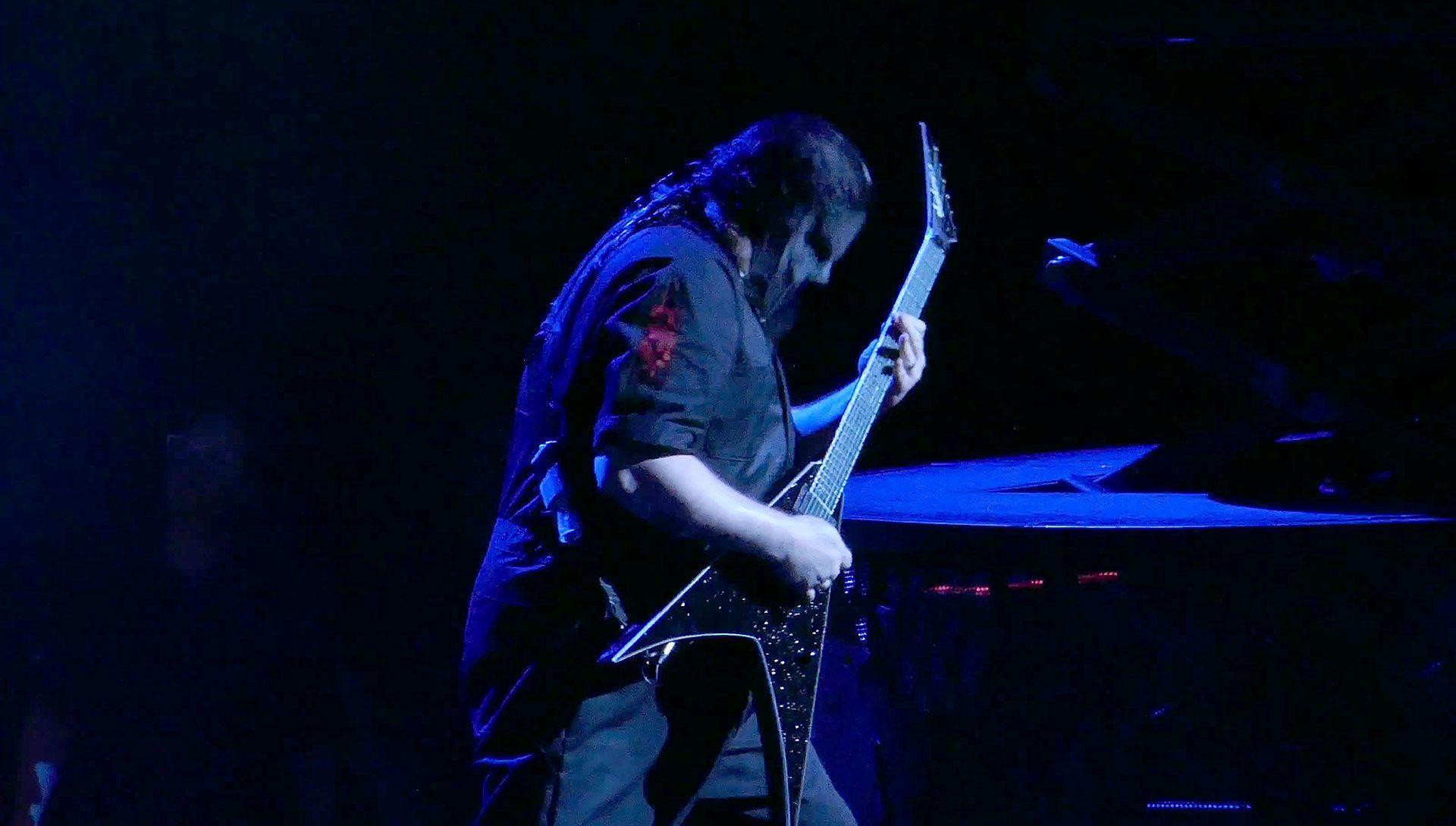 Mick Thomson Archives