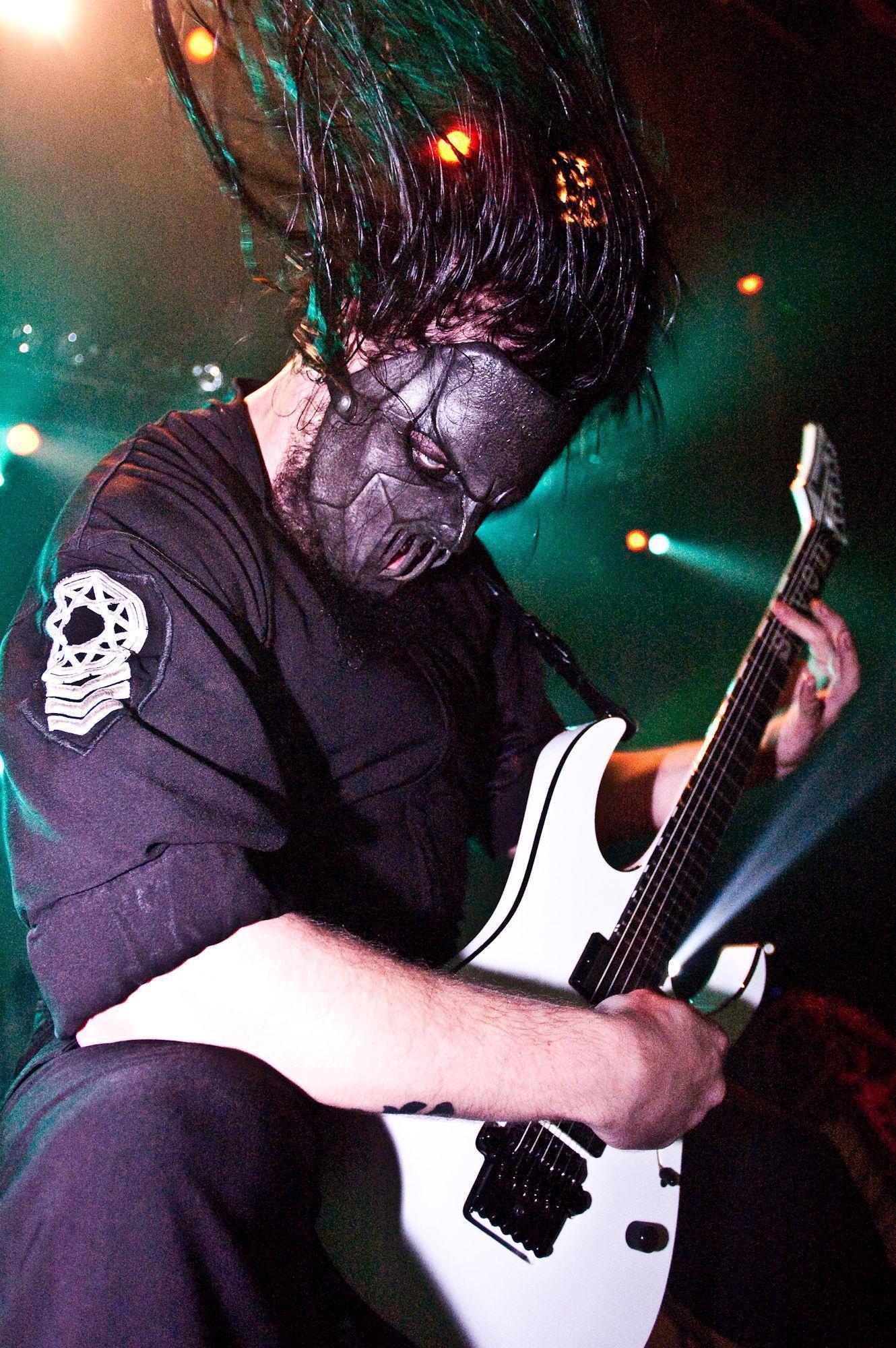 Slipknot Guitarist Mick Thomson Stabbed In Head By Brother
