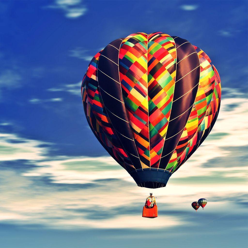 Hot Air Balloon Fly On Air iPad Wallpaper 1024x1024 HD Wallpaper Image