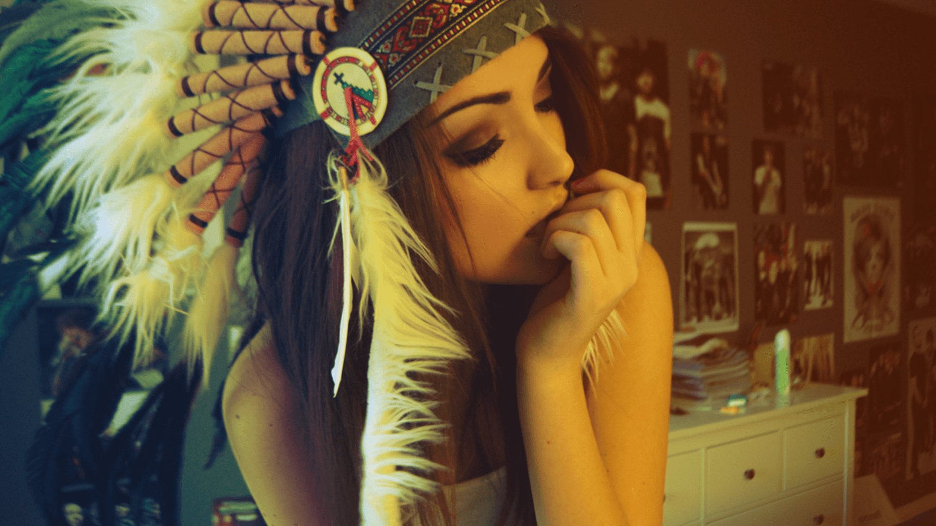Melanie Iglesias Indian Hat Beauty Model Wallpaper