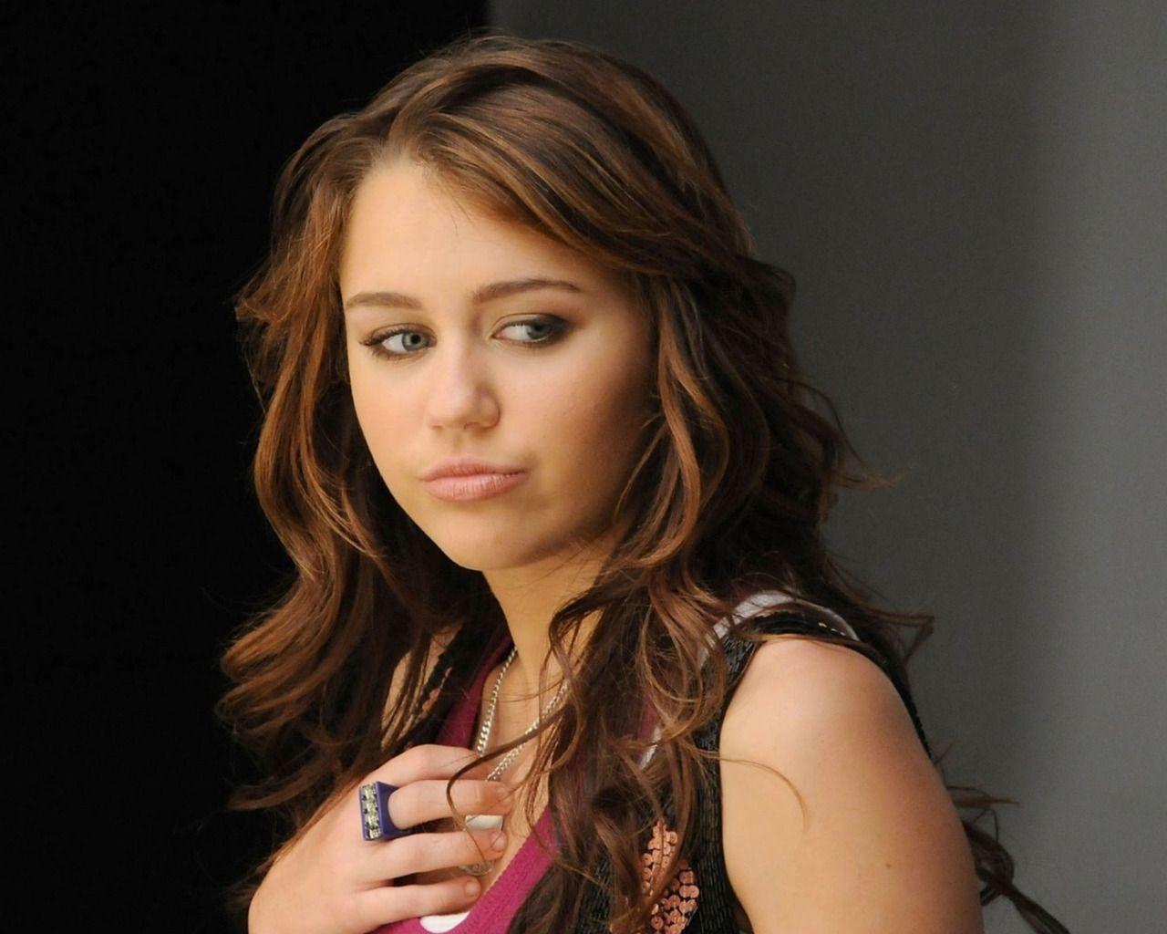 Miley Cyrus, celebrity, singers wallpaper