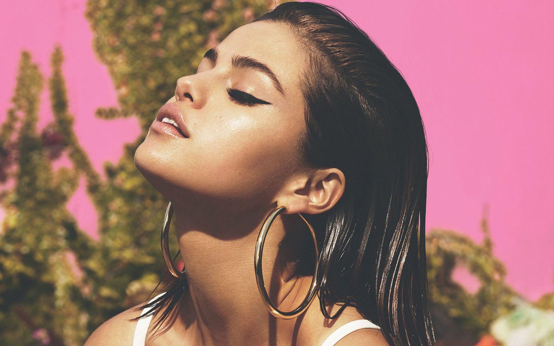 Selena Gomez Wallpaper