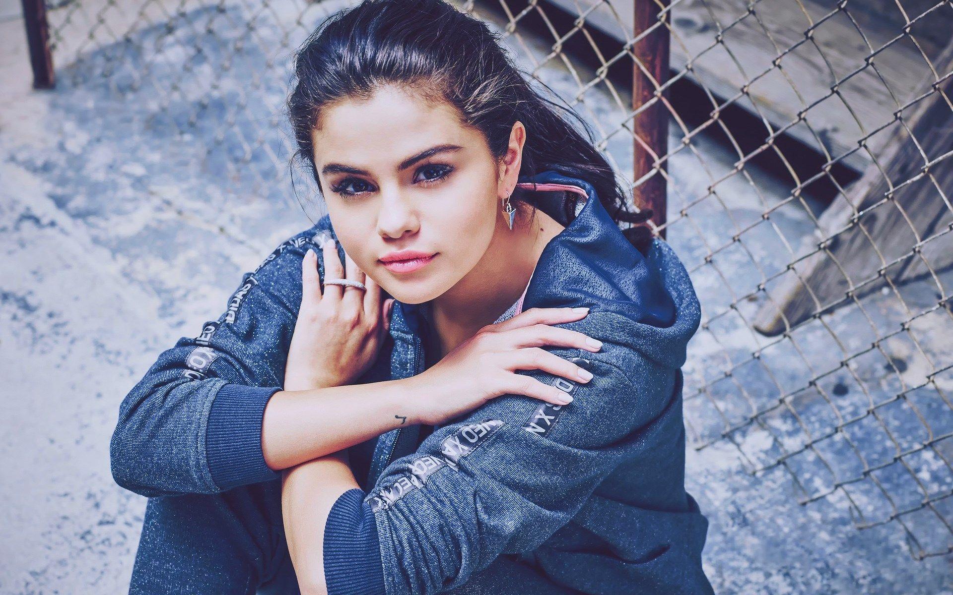 Selena Gomez Background Wallpaper Free By Locke Fletcher (2017 03 16)