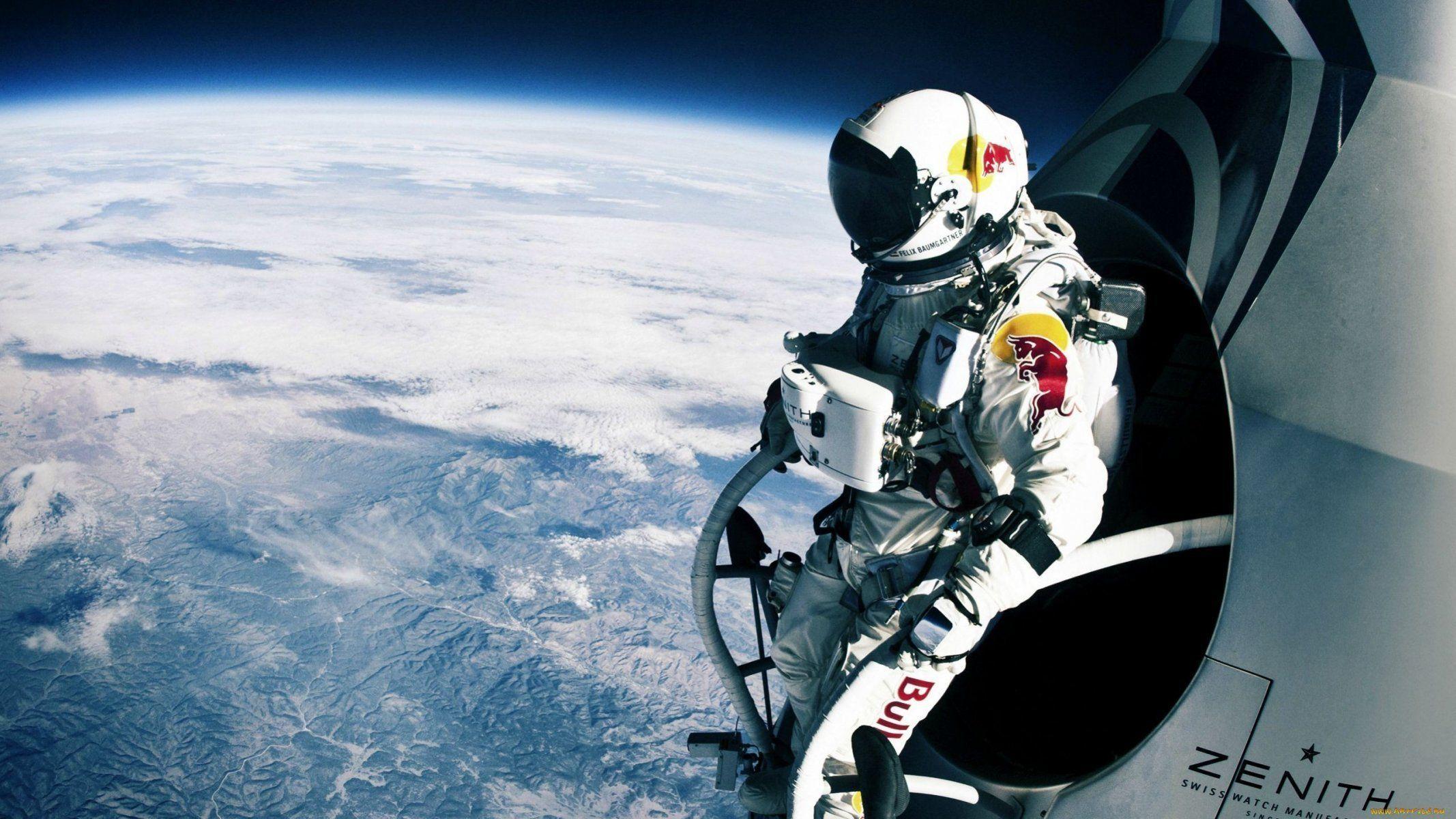 felix baumgartner jump athlete red bull space red bull stratos