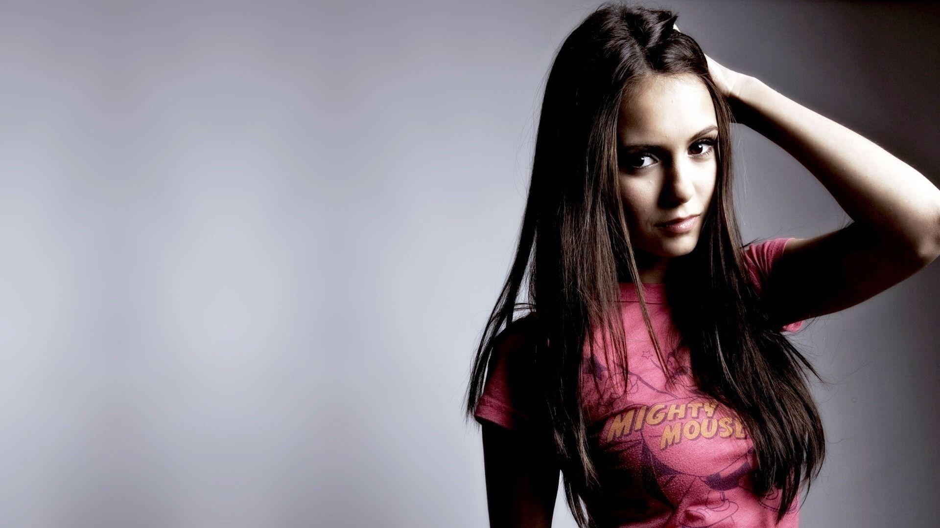 Ladies Wallpaper on KuBiPeT.com