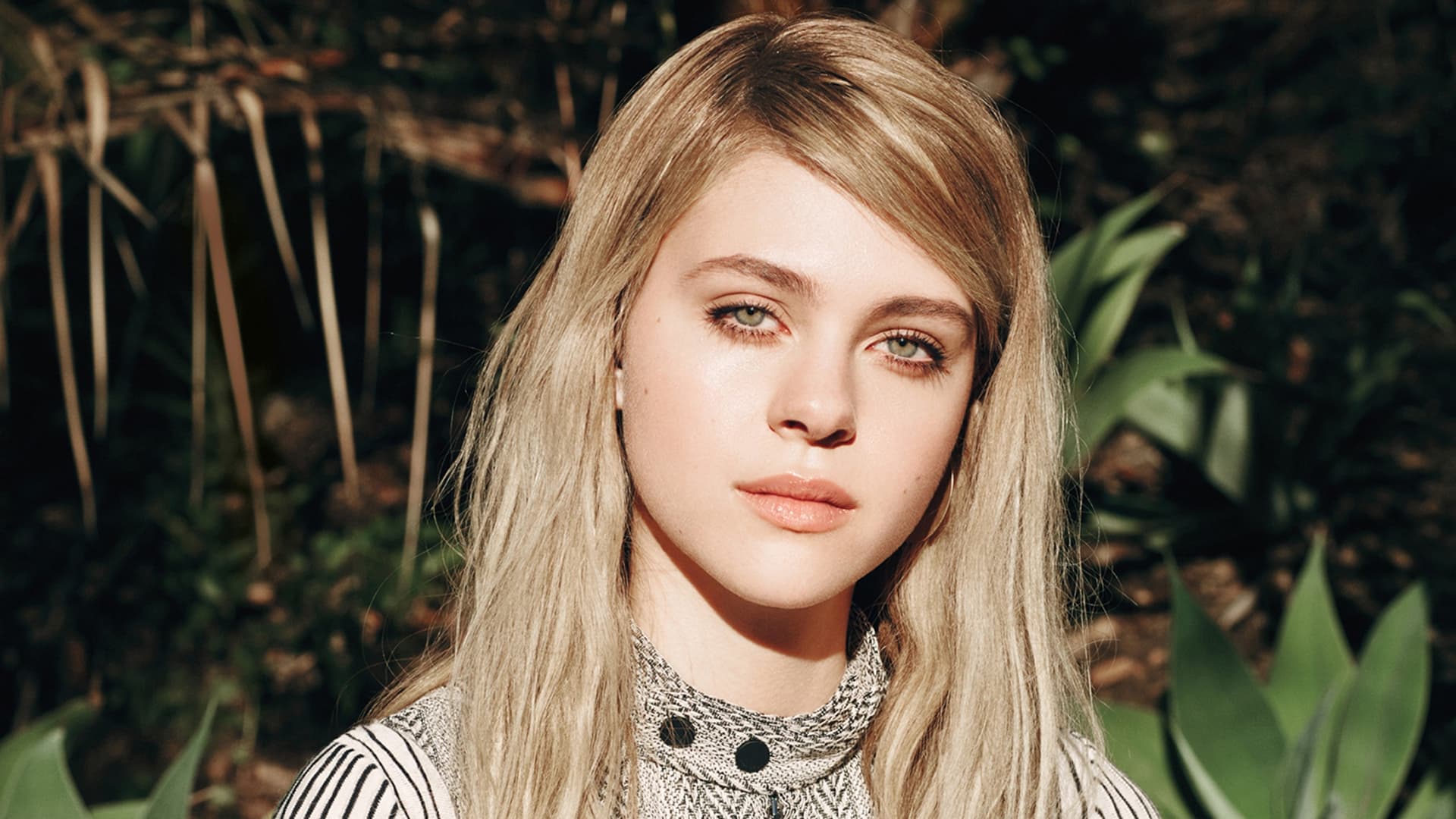 Nicola Peltz wallpaper HD High Quality Resolution