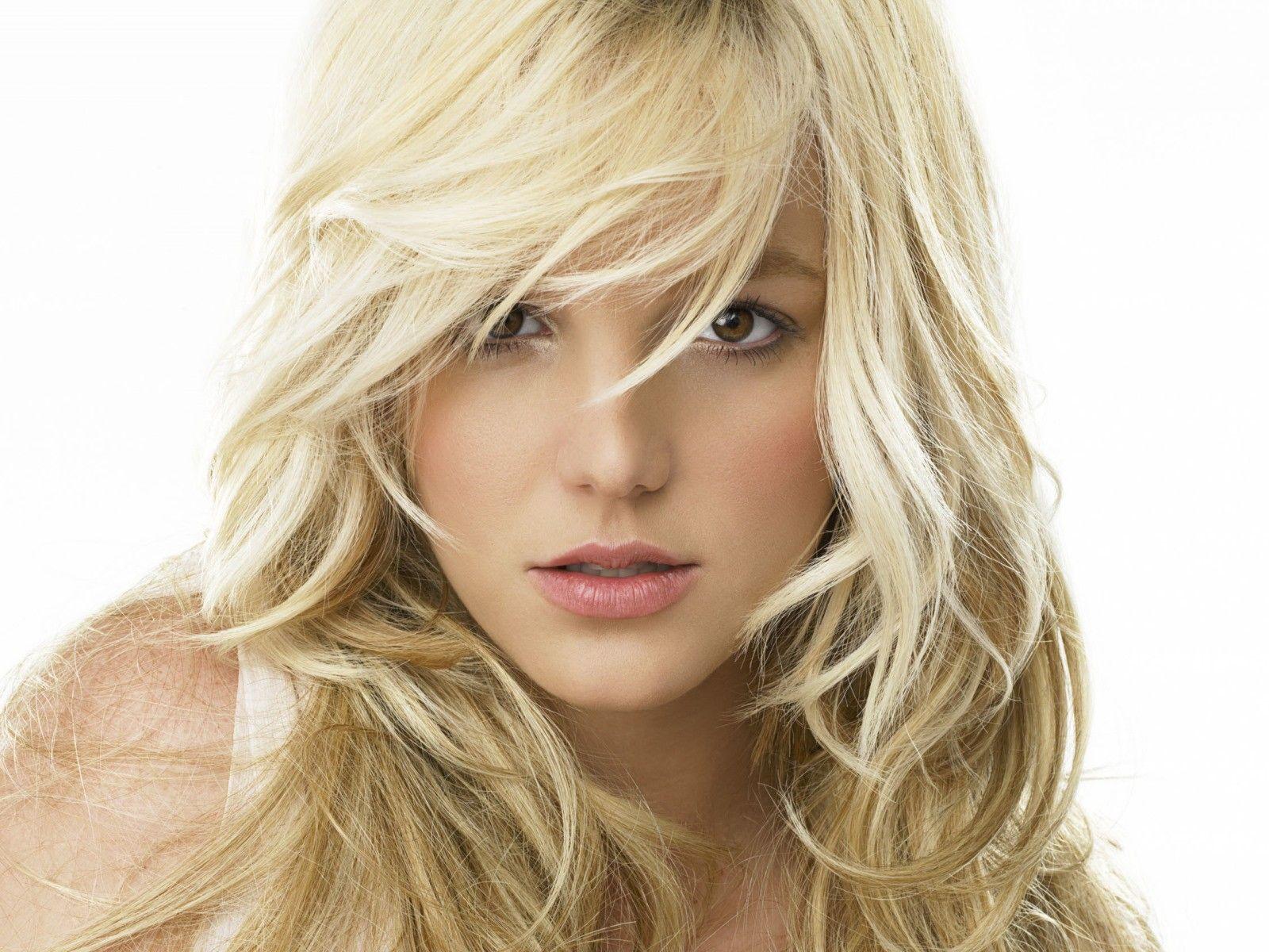 units of Britney Spears Wallpaper