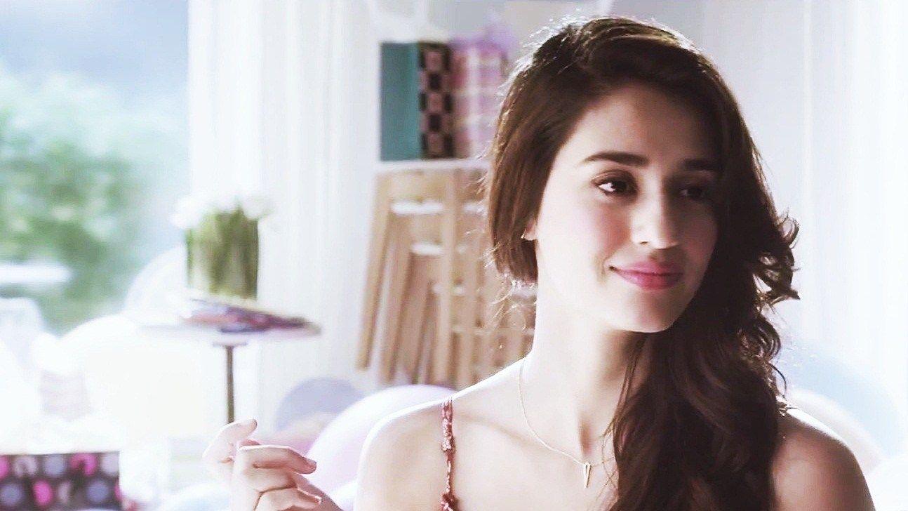 Disha Patani Pics Photo Hot Wallpaper HD Image 2017