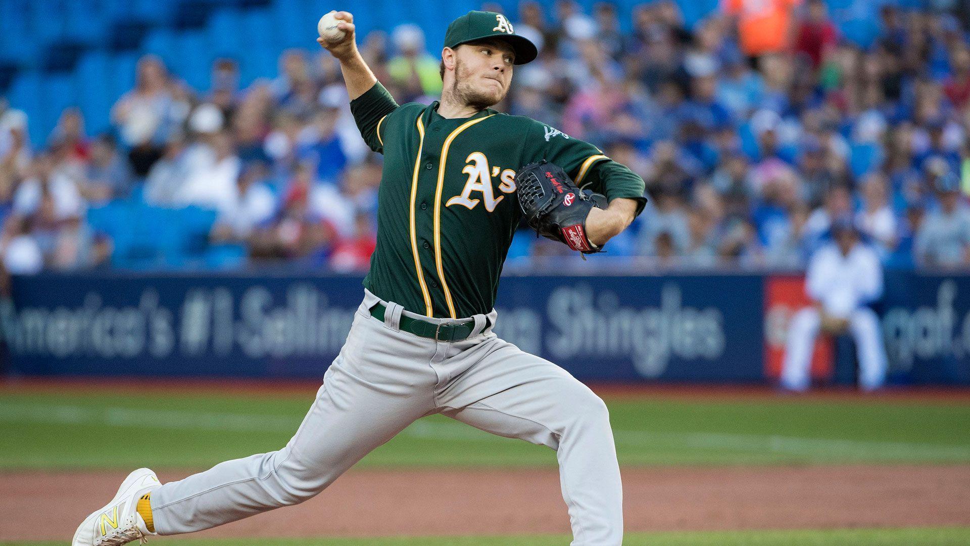With Yankees on the prowl, error costs Sonny Gray in loss to Blue