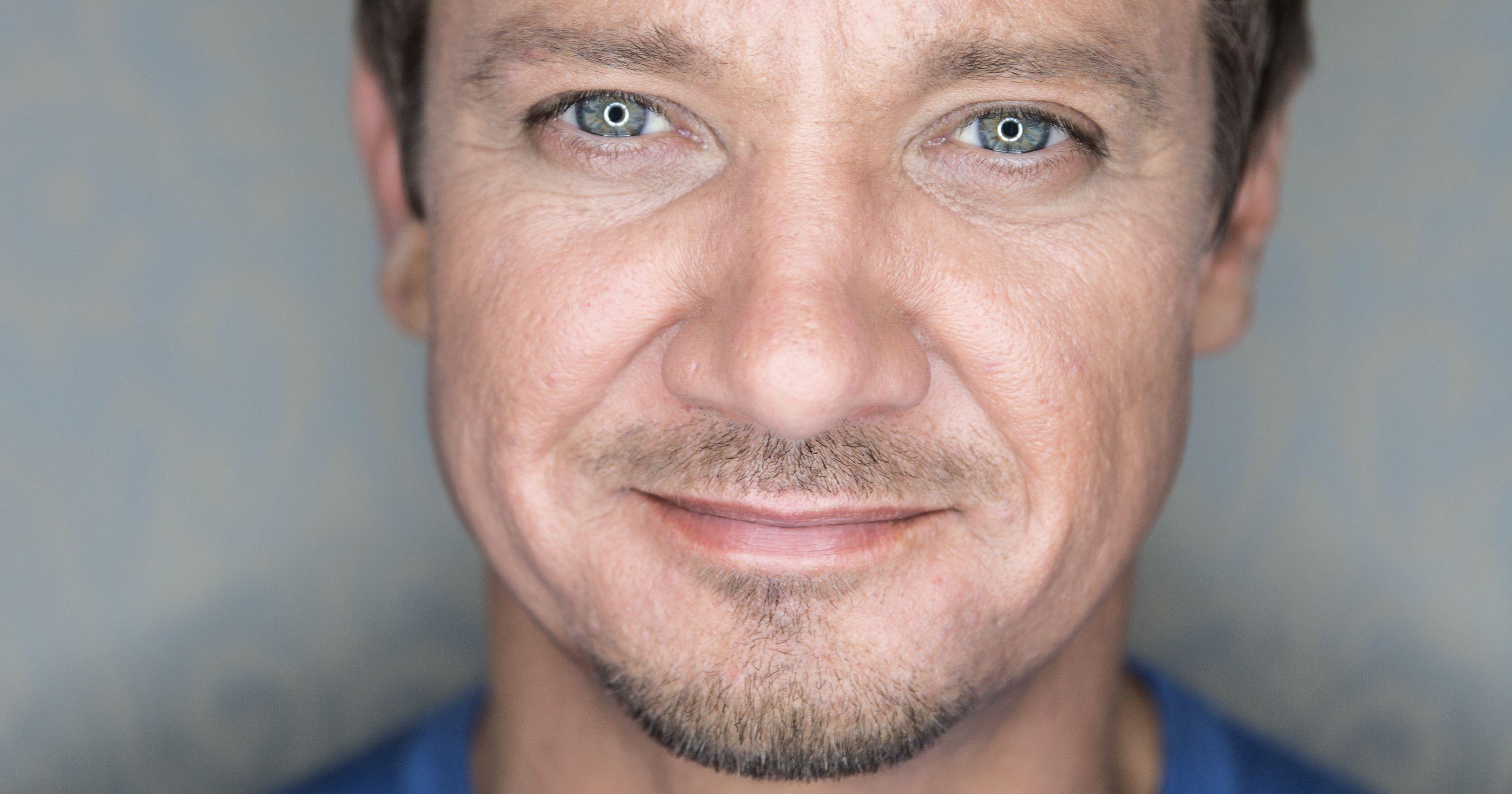 Jeremy Renner Wallpaper Image Photo Picture Background