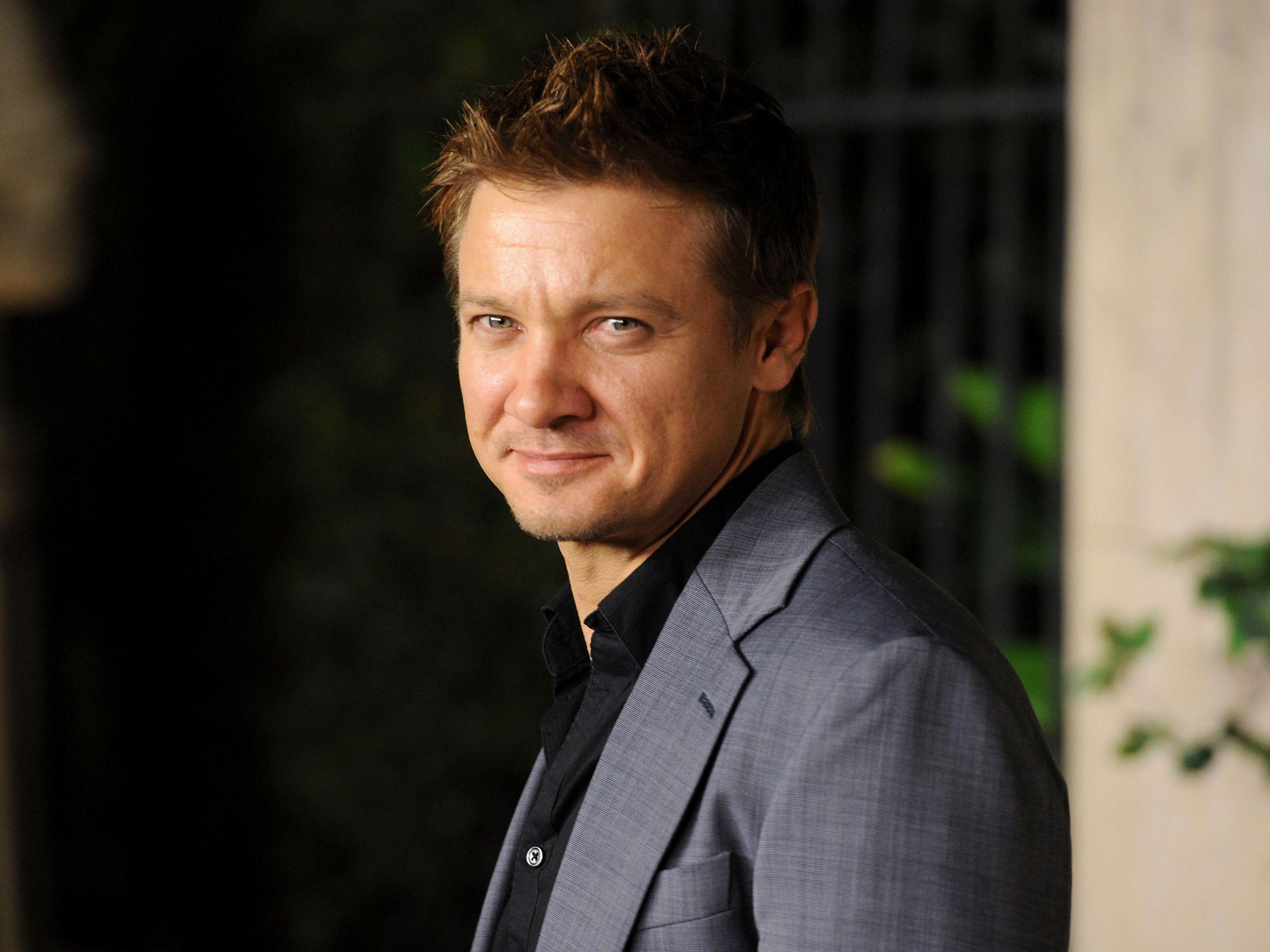 Jeremy Renner Wallpaper Image Photo Picture Background