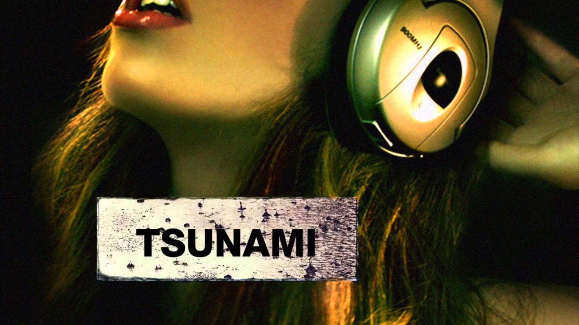 DVBBs Borgeous Tsunami tomorrowland 2013 bootleg DeeJay Adri