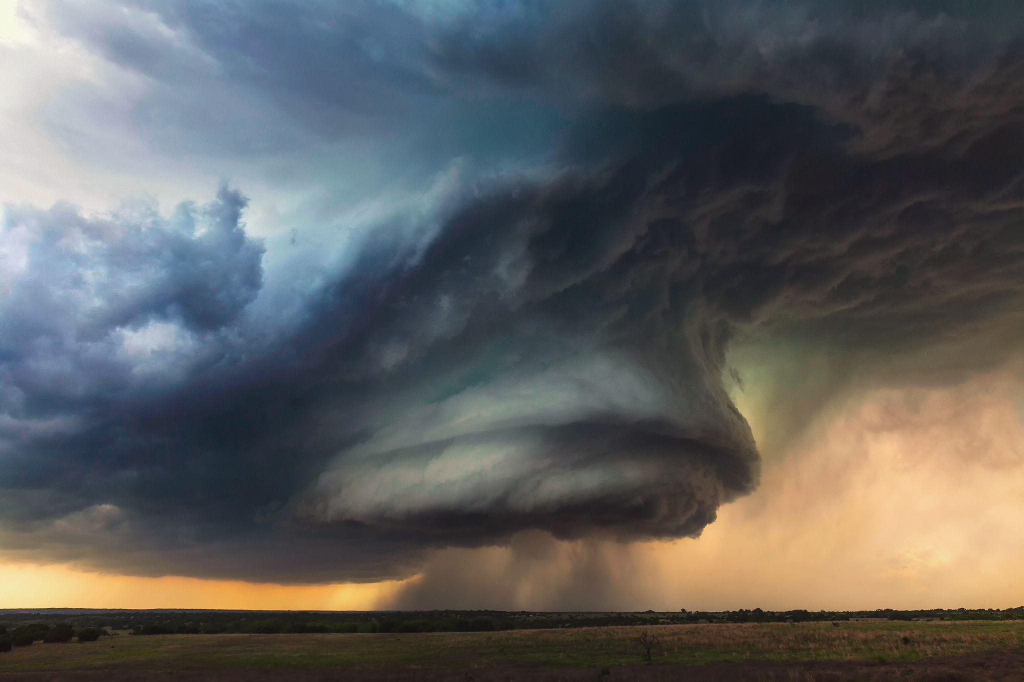Hico Supercell Full HD Wallpaper and Background Imagex1365