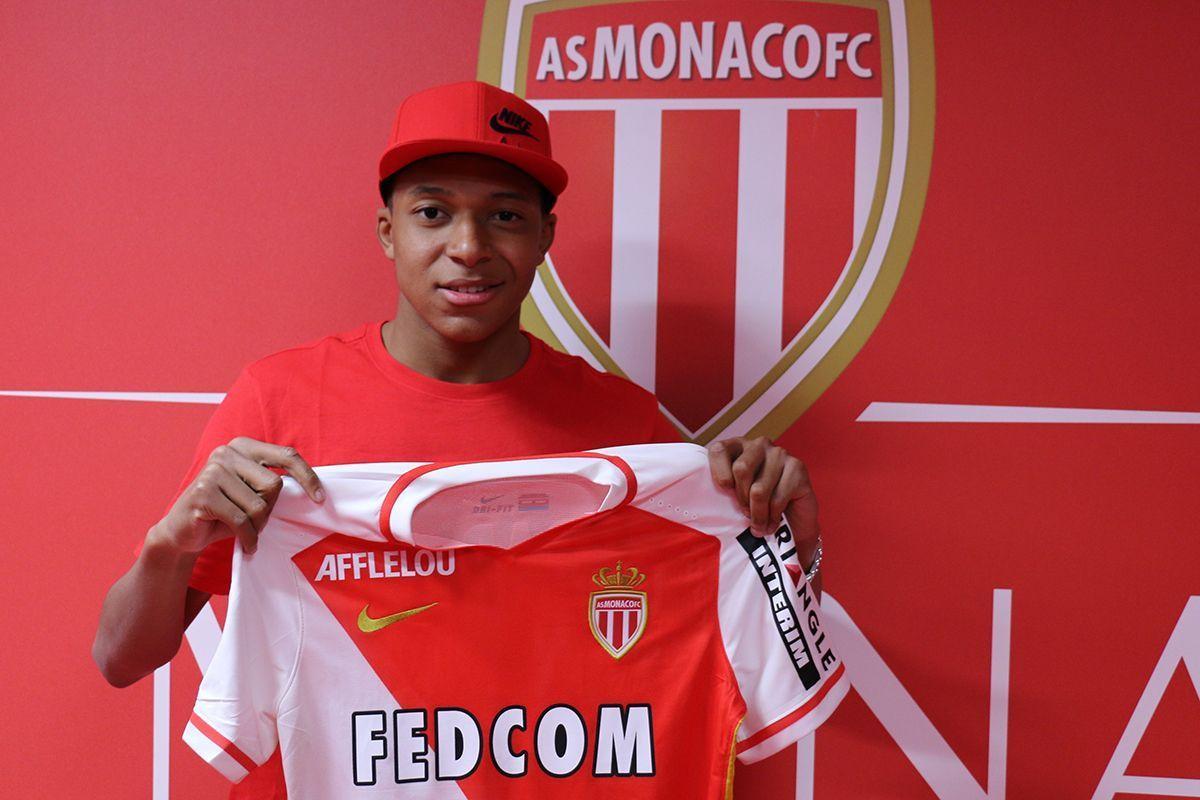 First professional contract for Kylian Mbappé