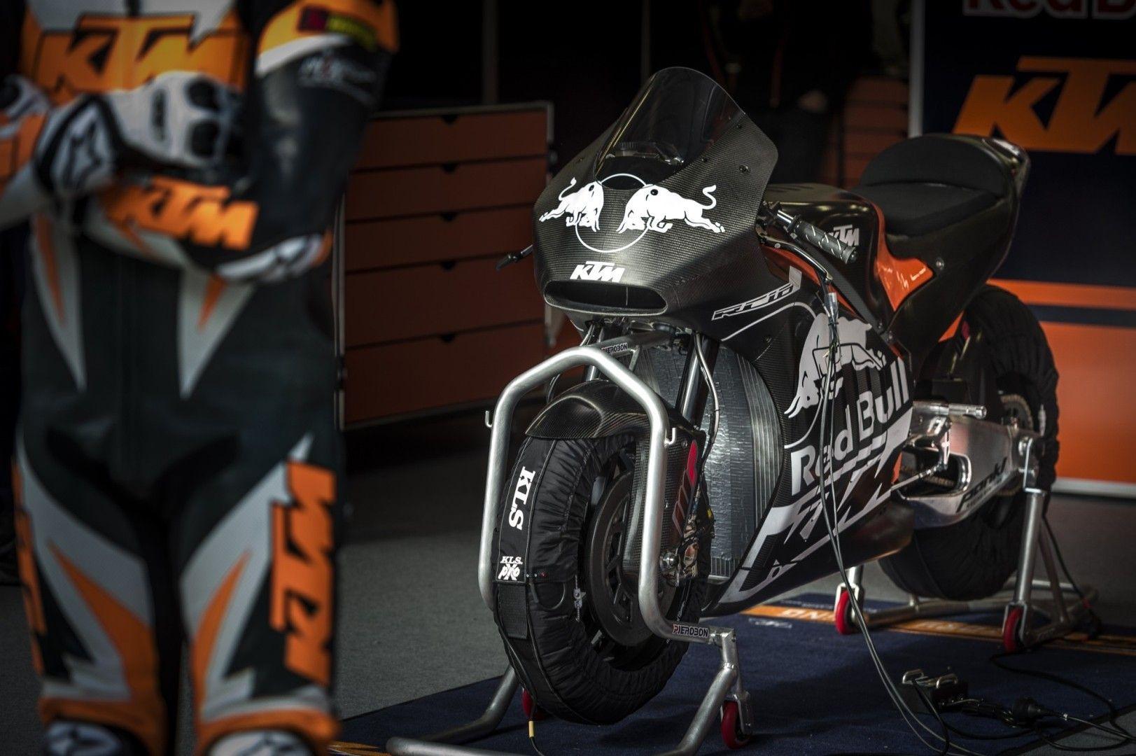 More KTM RC16 MotoGP Prototype Pics Show the 2017 Contender