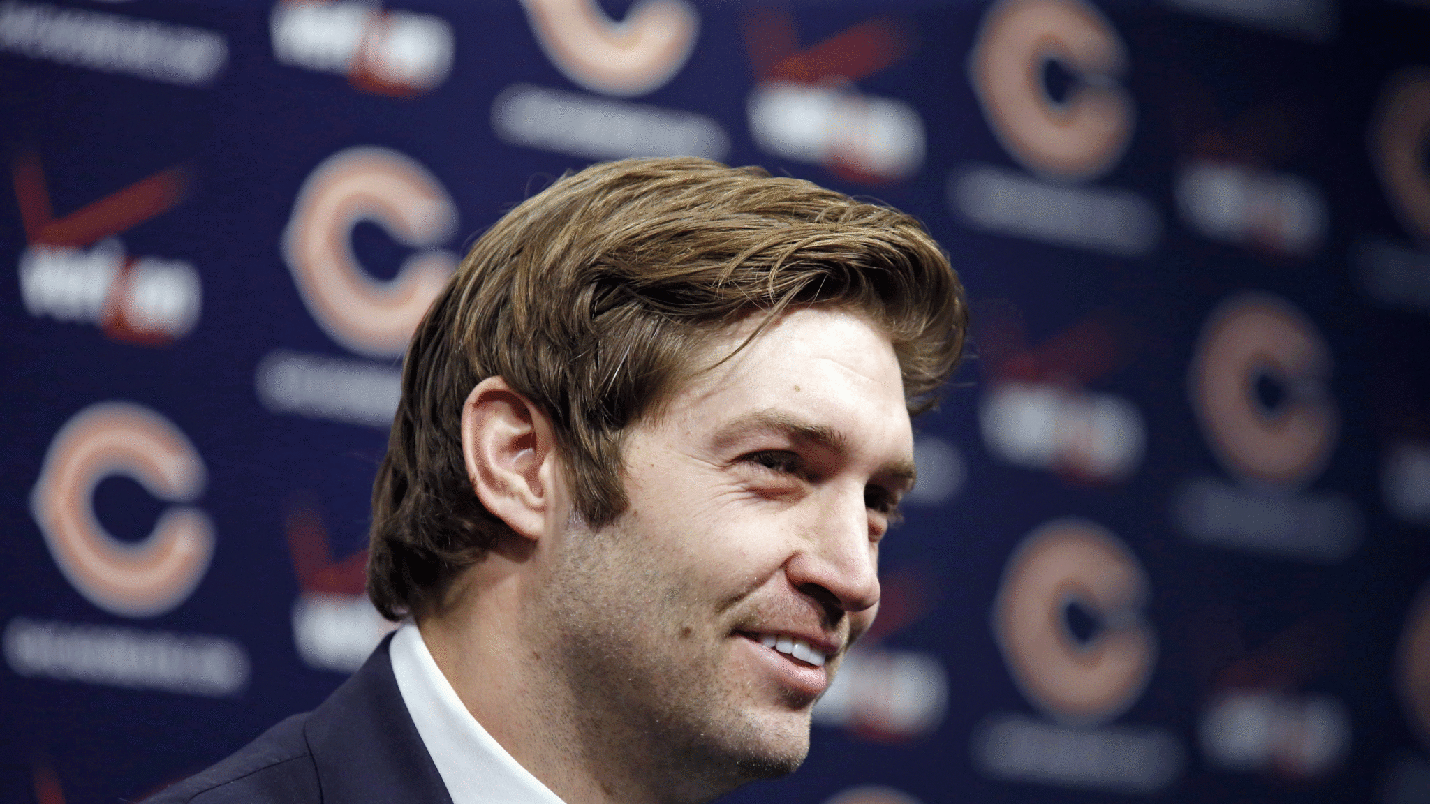 Jay Cutler, Bears tie knot for seven more years