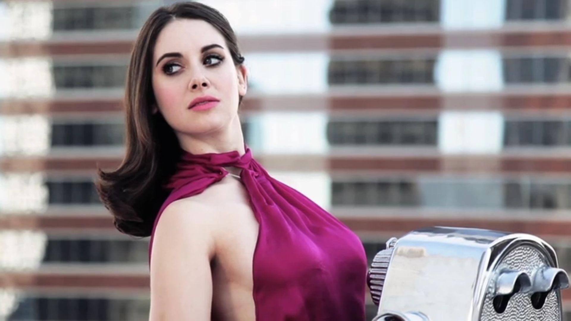 Alison Brie wallpaper (75 Wallpaper)