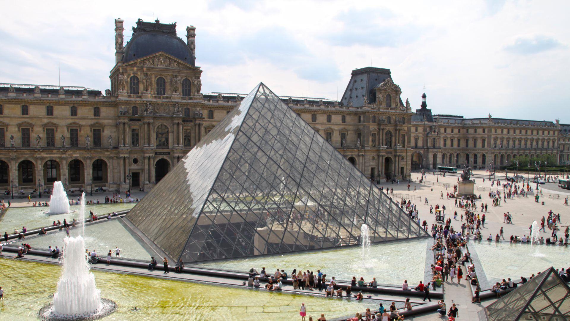 Louvre Museum Wallpaper in HD, 4K and wide sizes