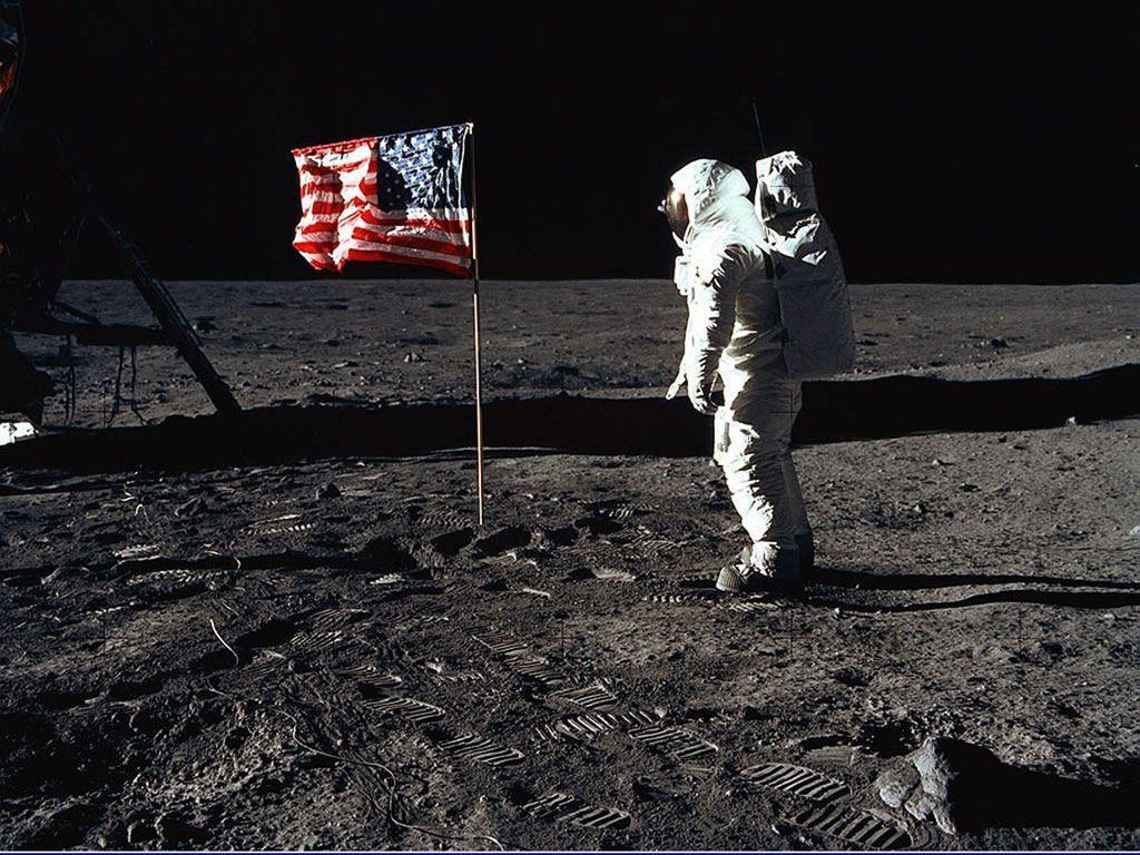 Astronauta e bandeira dos EUA 4K HD Wallpaper