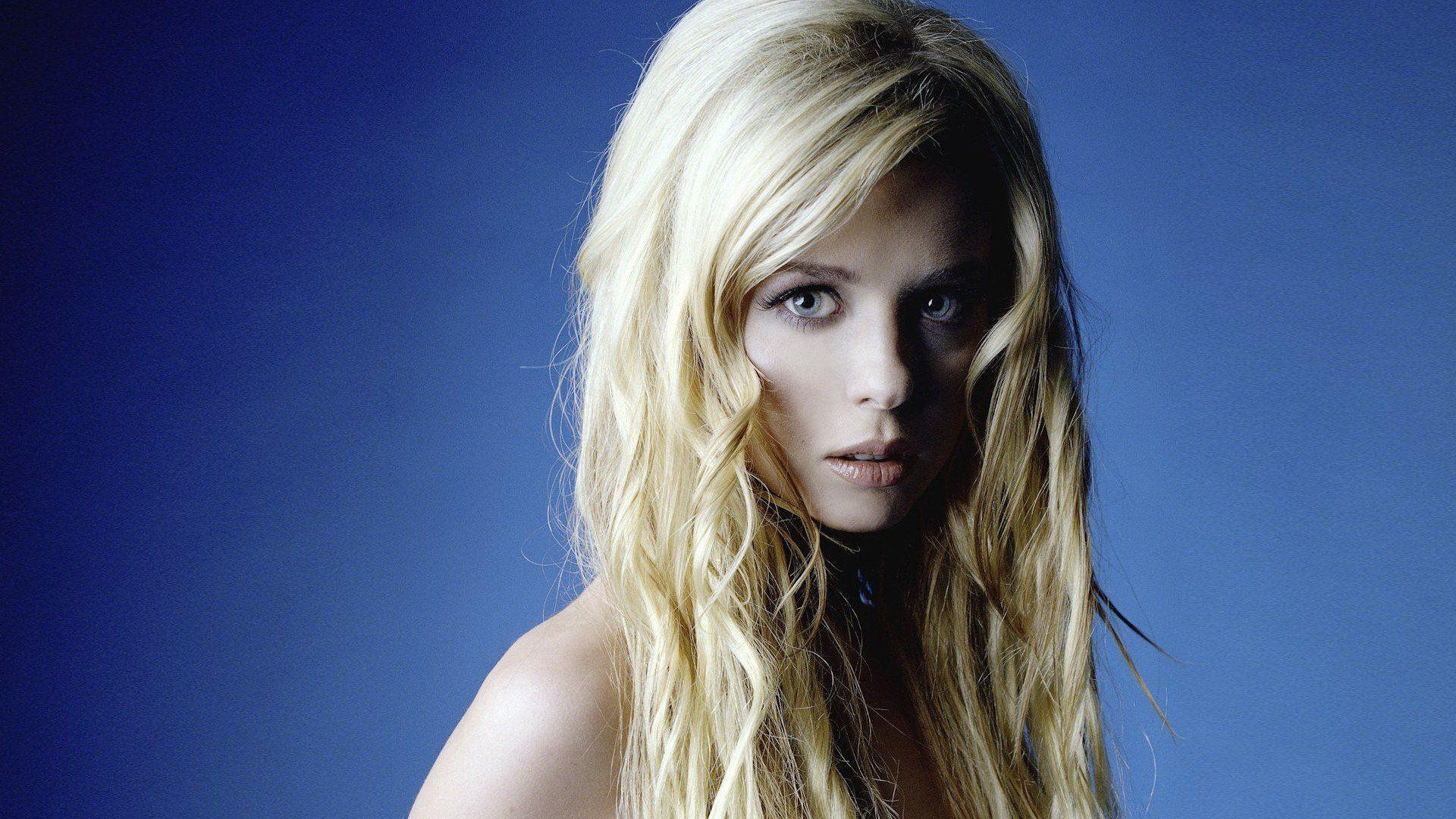 Tara Reid Wallpapers - Wallpaper Cave