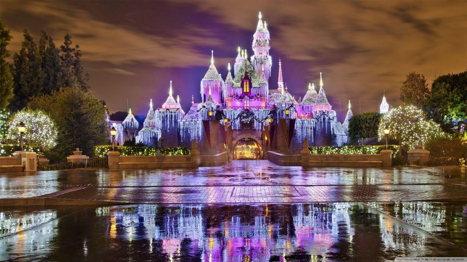 Sleeping Beauty Castle Christmas at Disneyland HD desktop