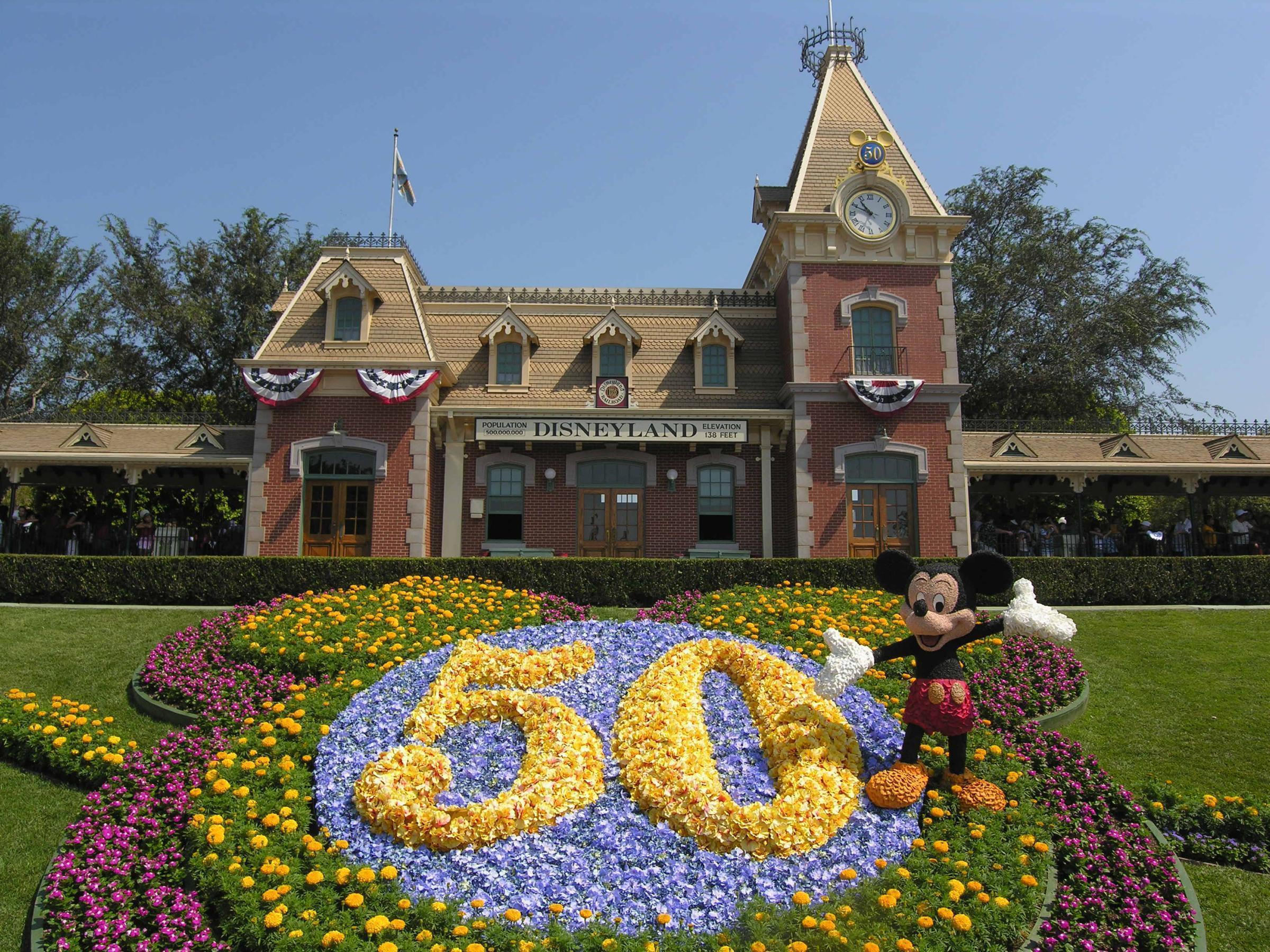 Disneyland HD Wallpaper