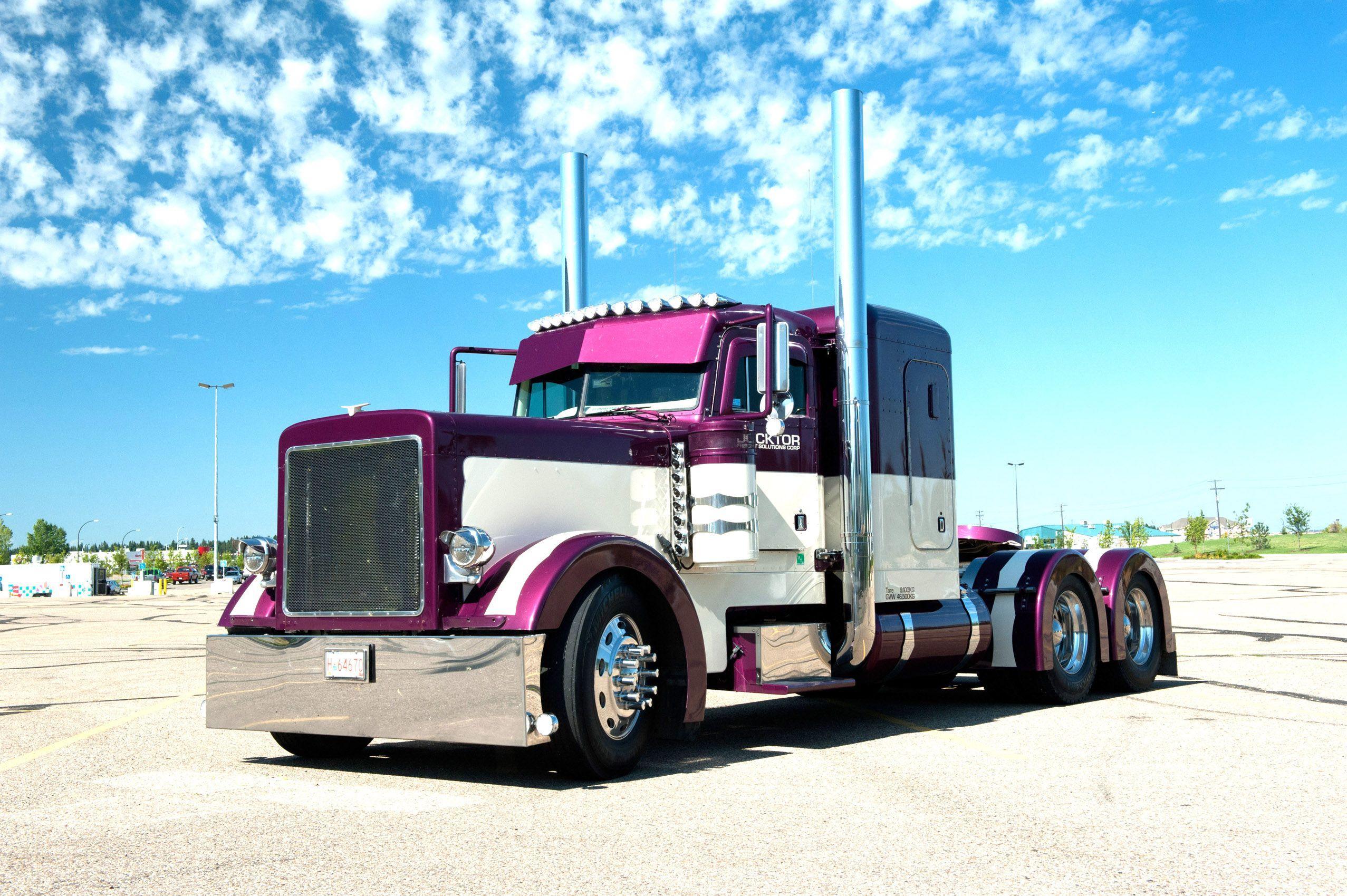 Custom Peterbilt Wallpaper