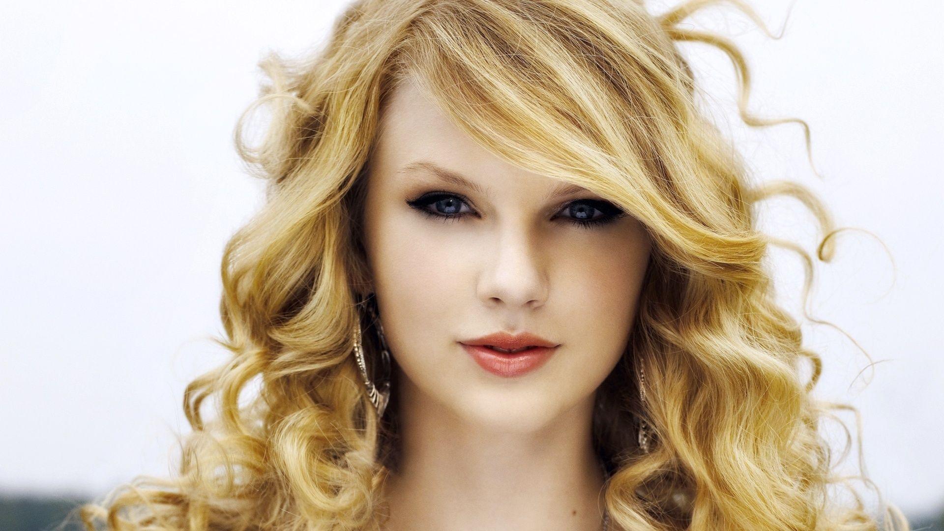 Taylor Swift Wallpeper HD Free Download. New HD Wallpaper Download