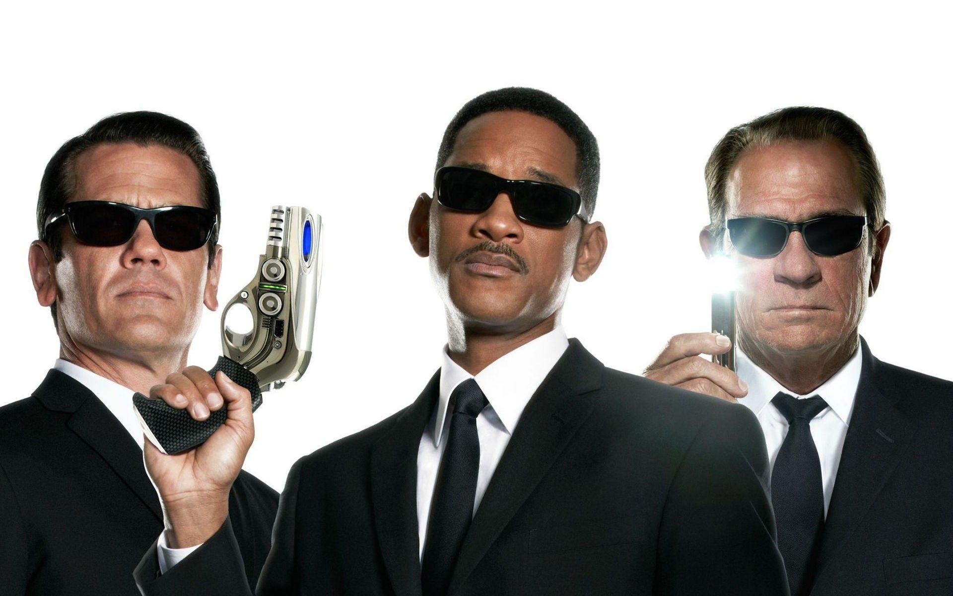 Agent J K Guns Josh Brolin Men In Black 3 Suits TV Serie