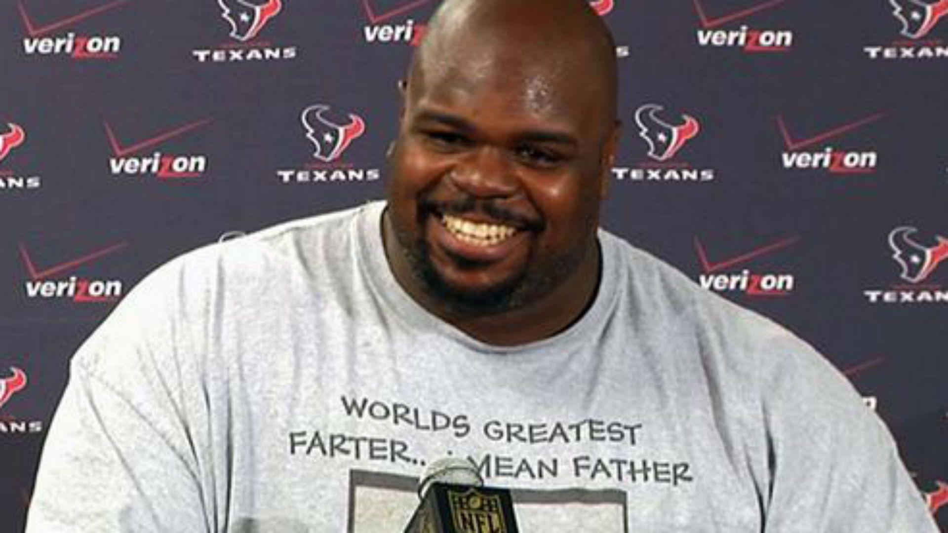 Vince Wilfork wears fantastic shirt about farts to media