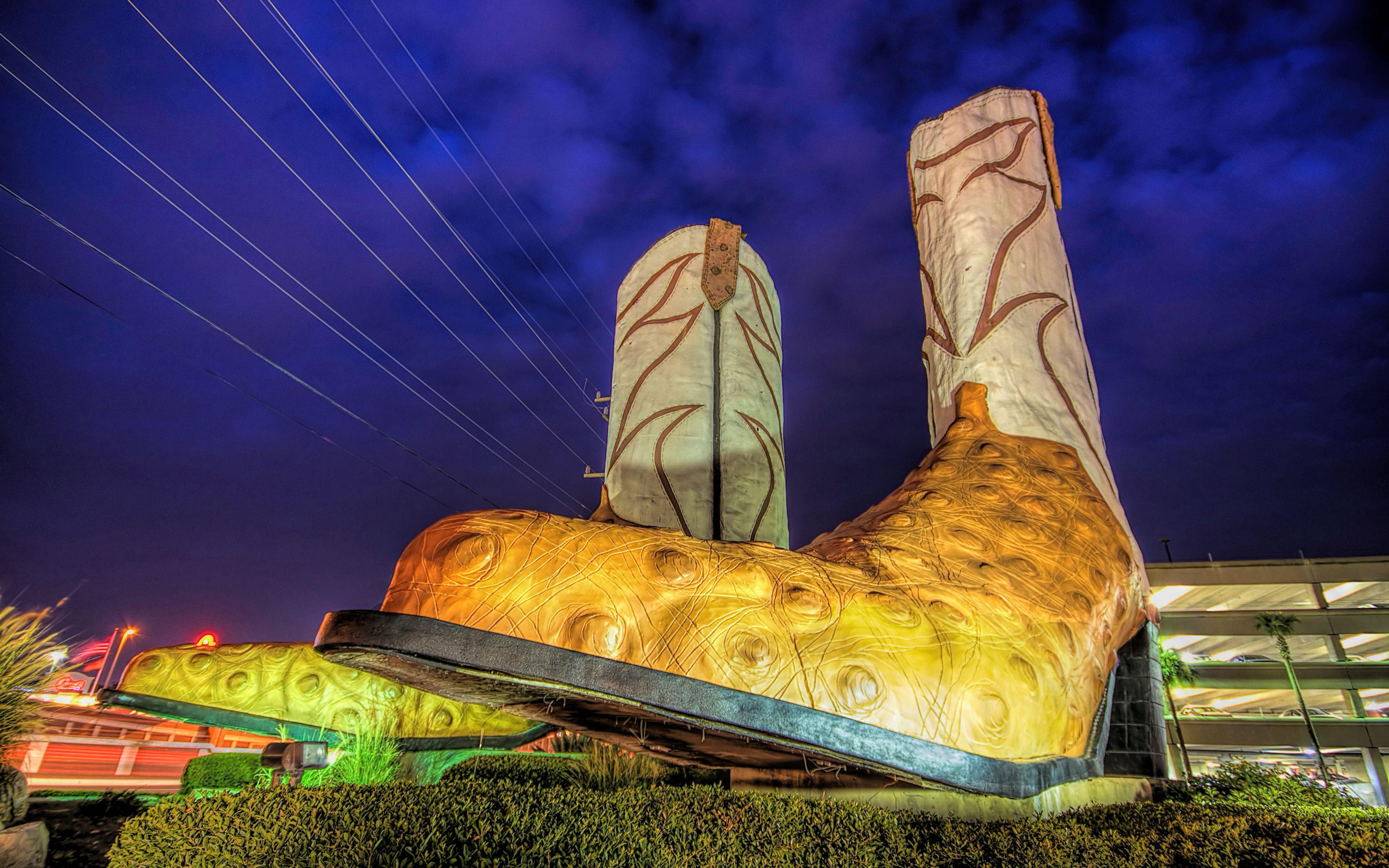 Largest Cowboy Boots, San Antonio, Texas widescreen wallpaper. Wide