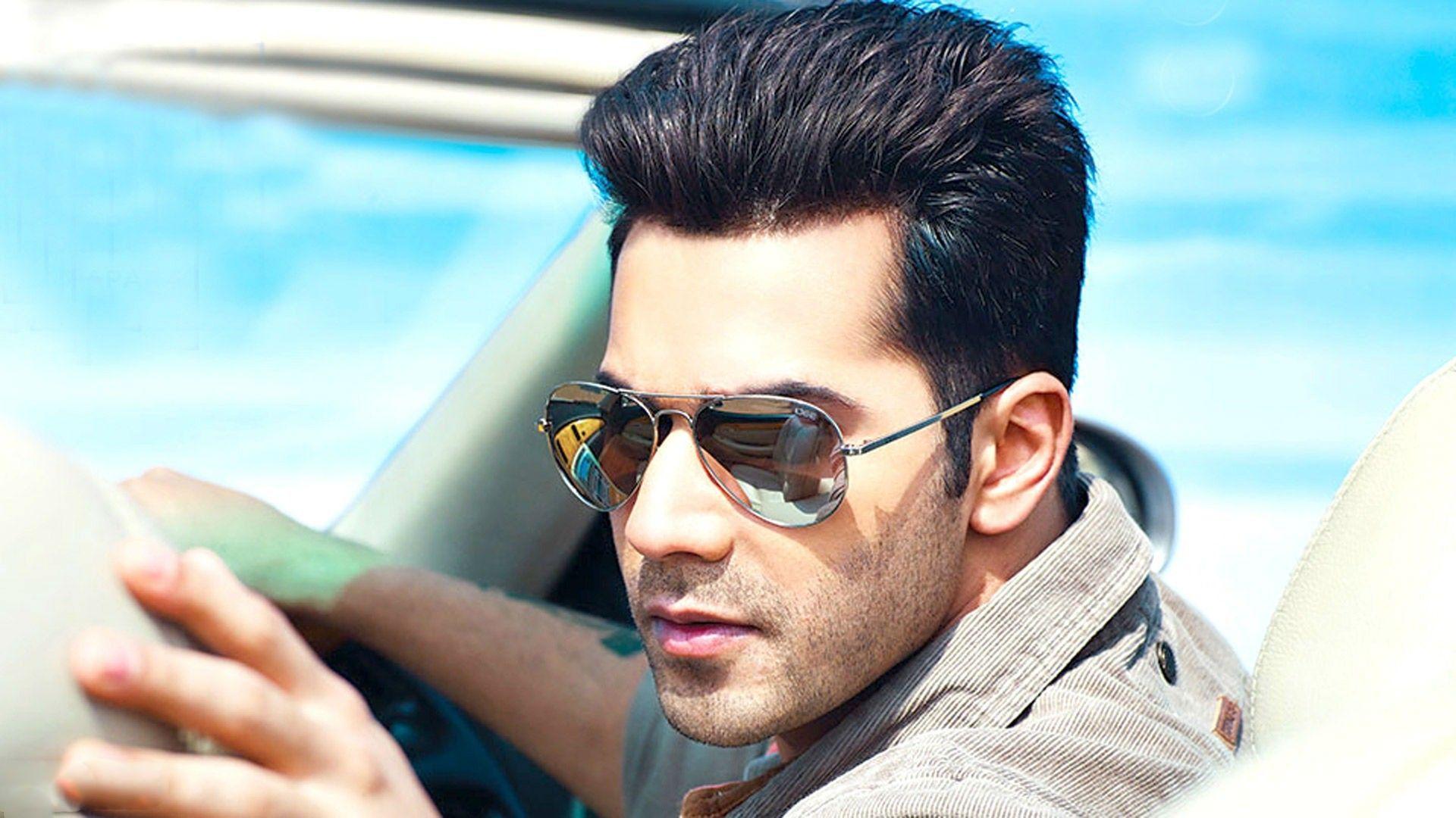 Varun Dhawan Bollywood Actor HD Wallpaper