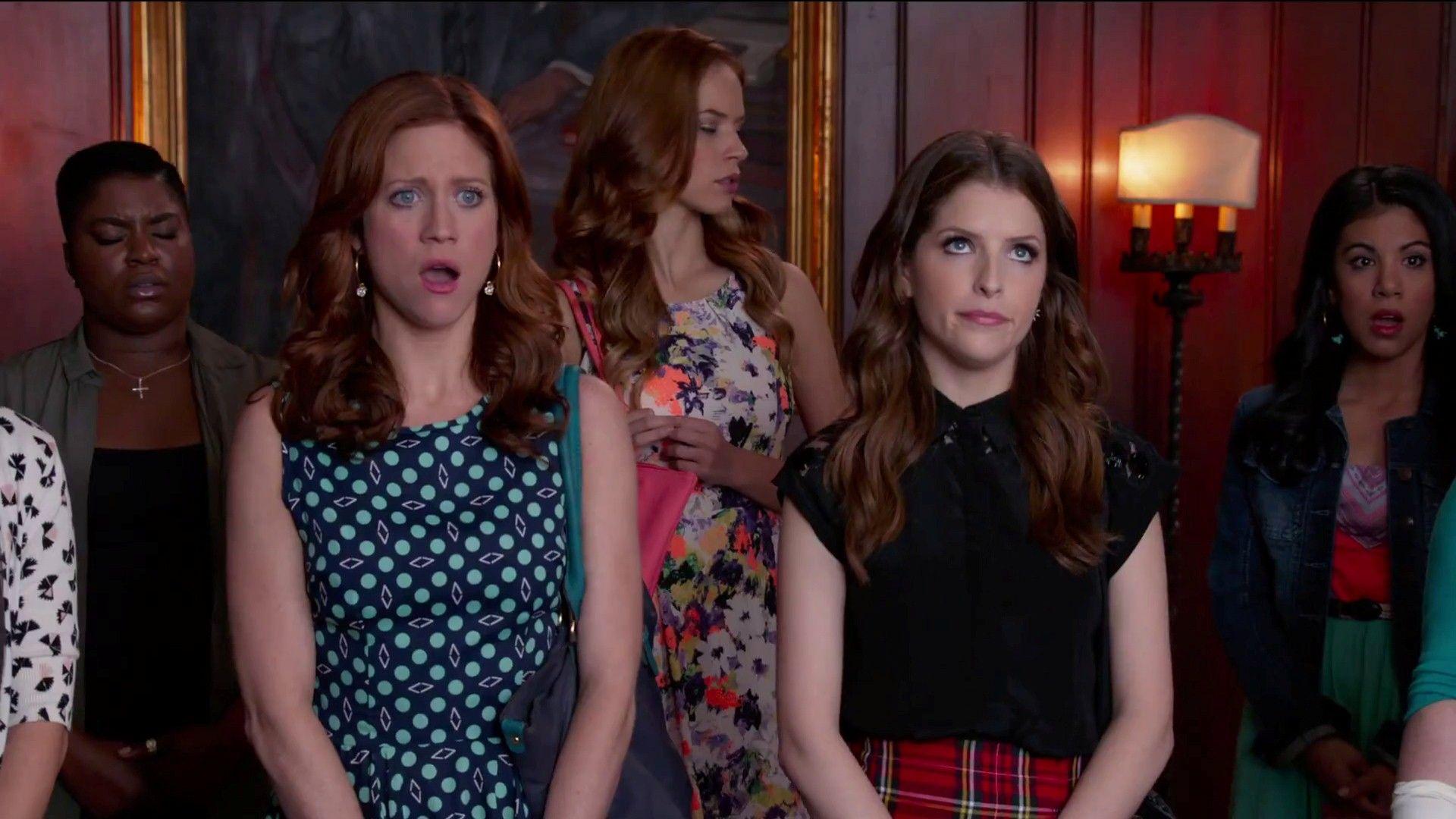 Anna Kendrick in Pitch Perfect 2 Latest Hollywood Film Wallpaper