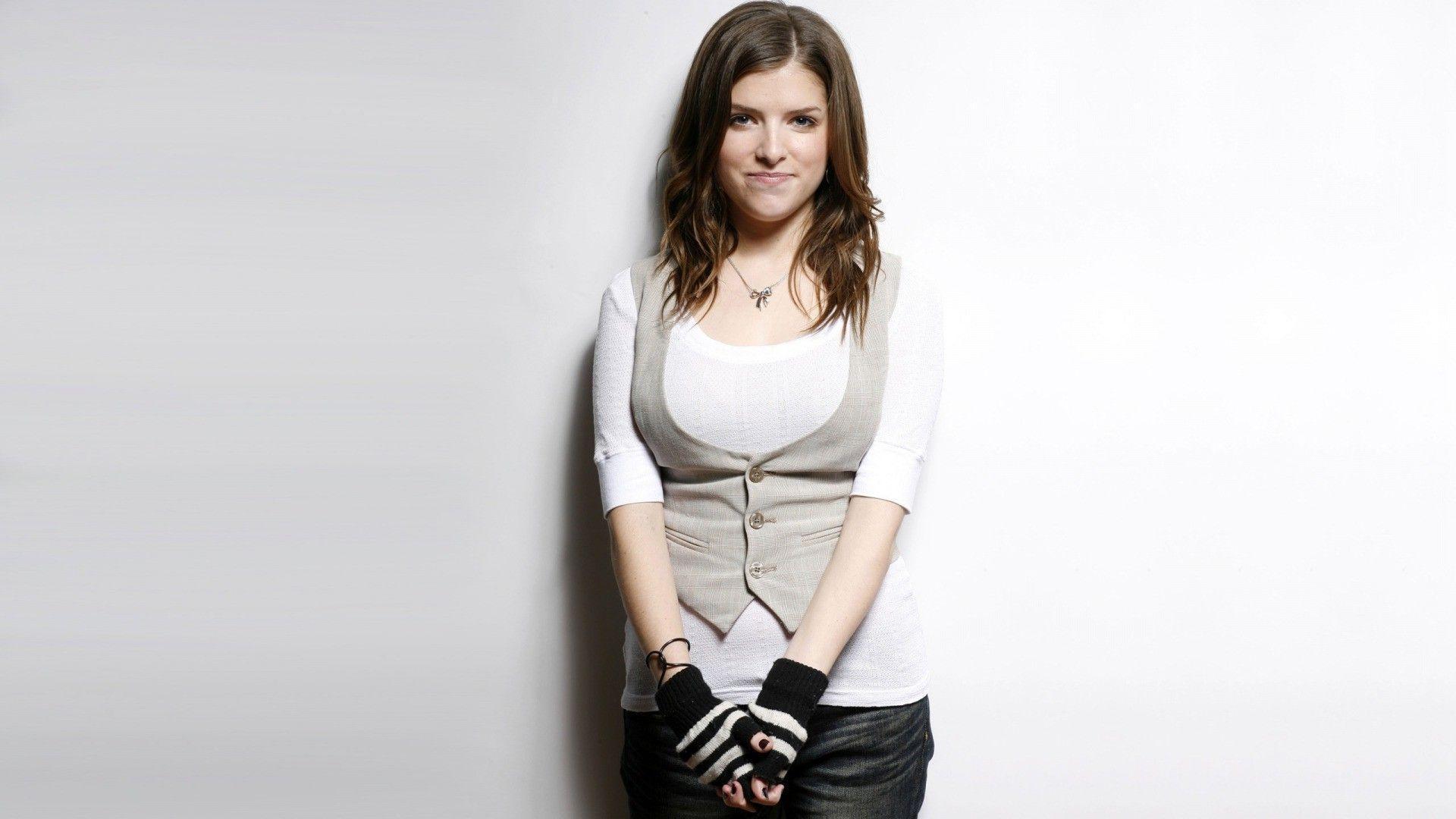 Anna Kendrick Wallpaper for Desktop