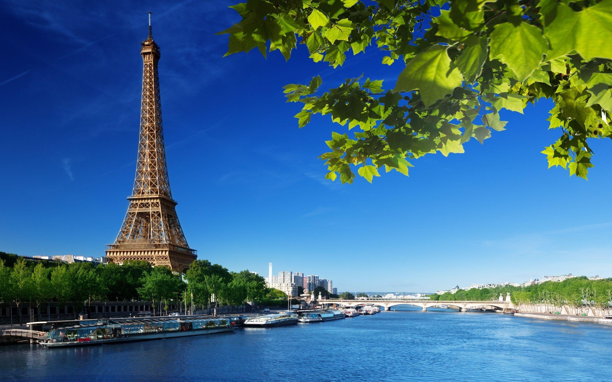 HD Eiffel Tower Wallpaper