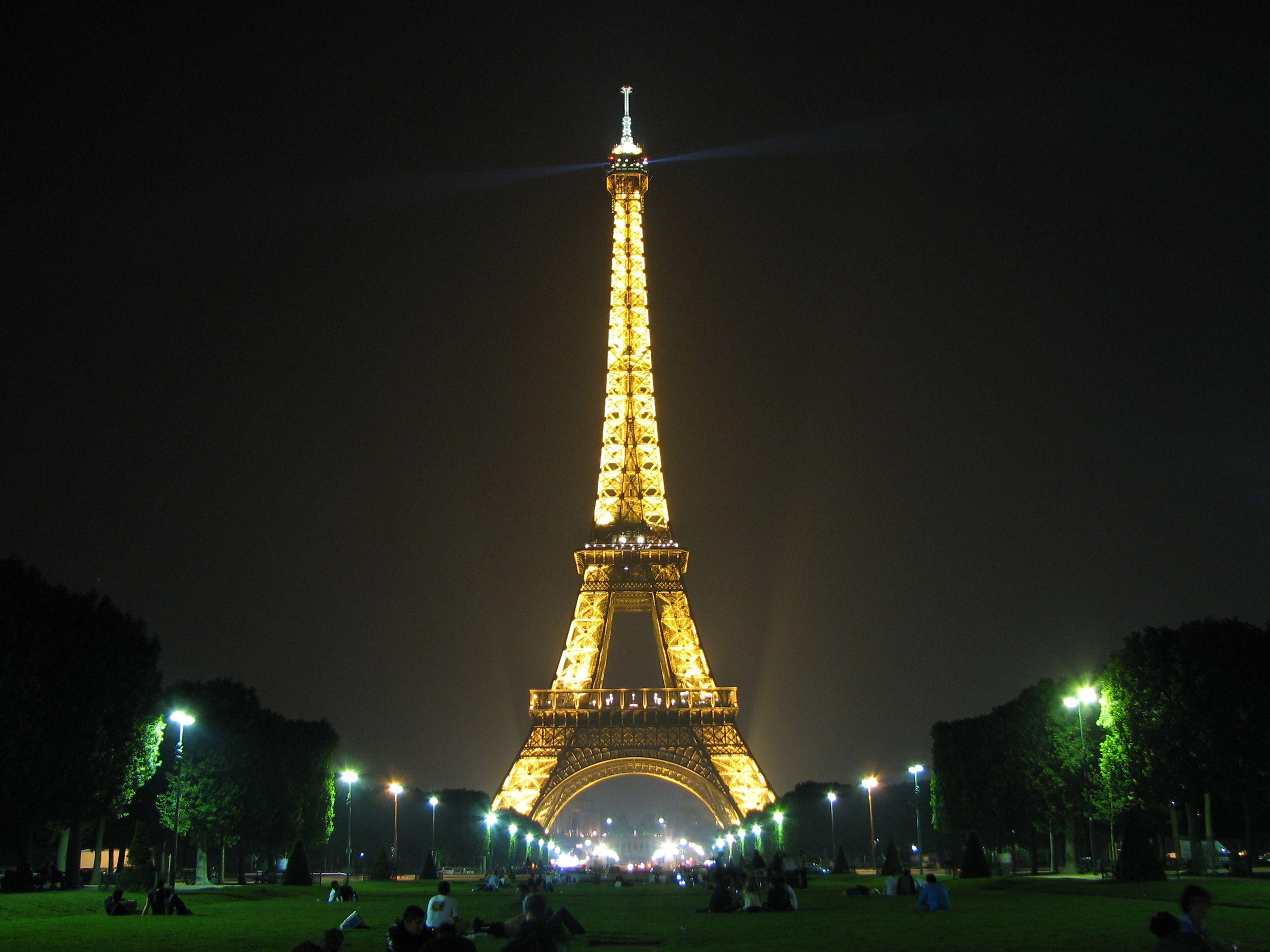 Paris Eiffel Tower HD Wallpaper