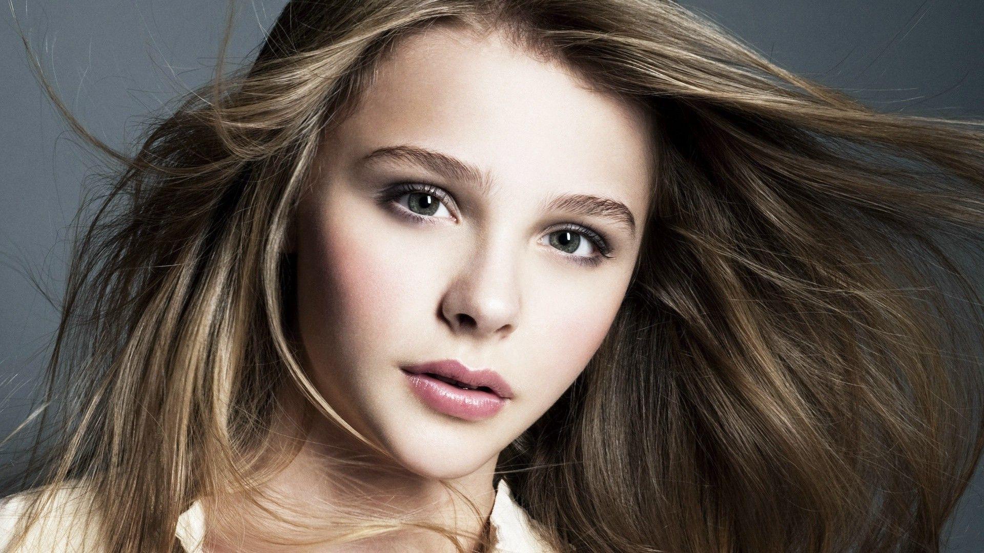 Chloe Grace Moretz HD Desktop Wallpaper